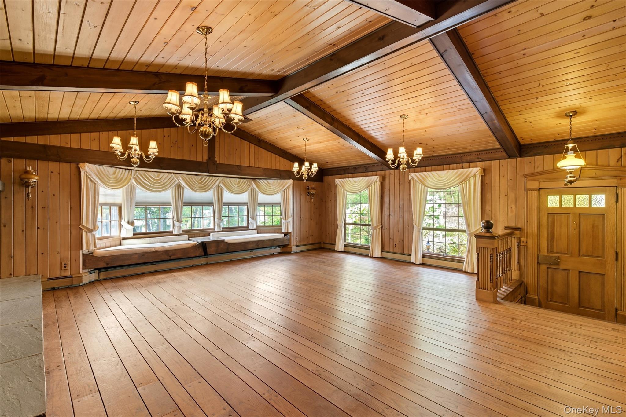 250 Manor Road, Huntington, NY 11743