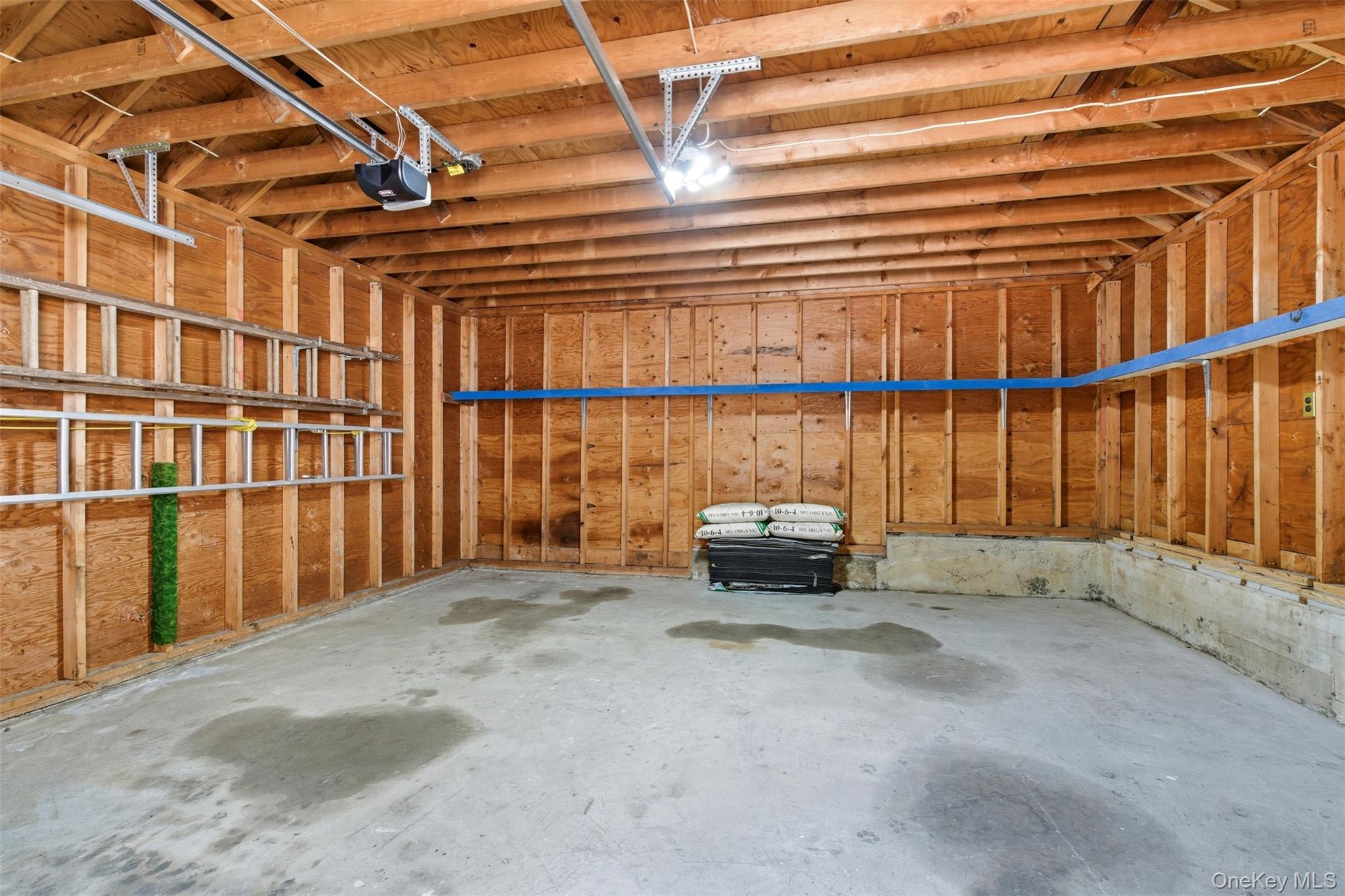 250 Manor Road, Huntington, NY 11743