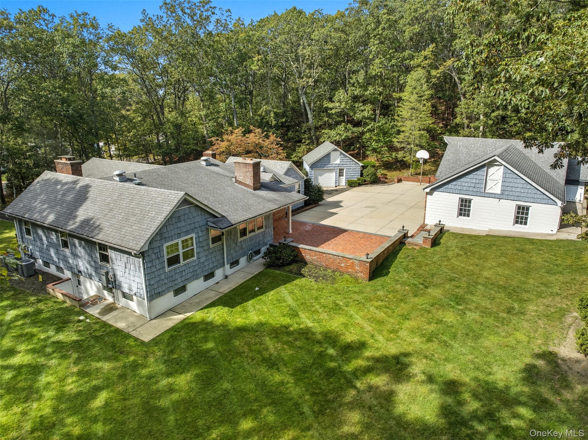 250 Manor Road, Huntington, NY 11743