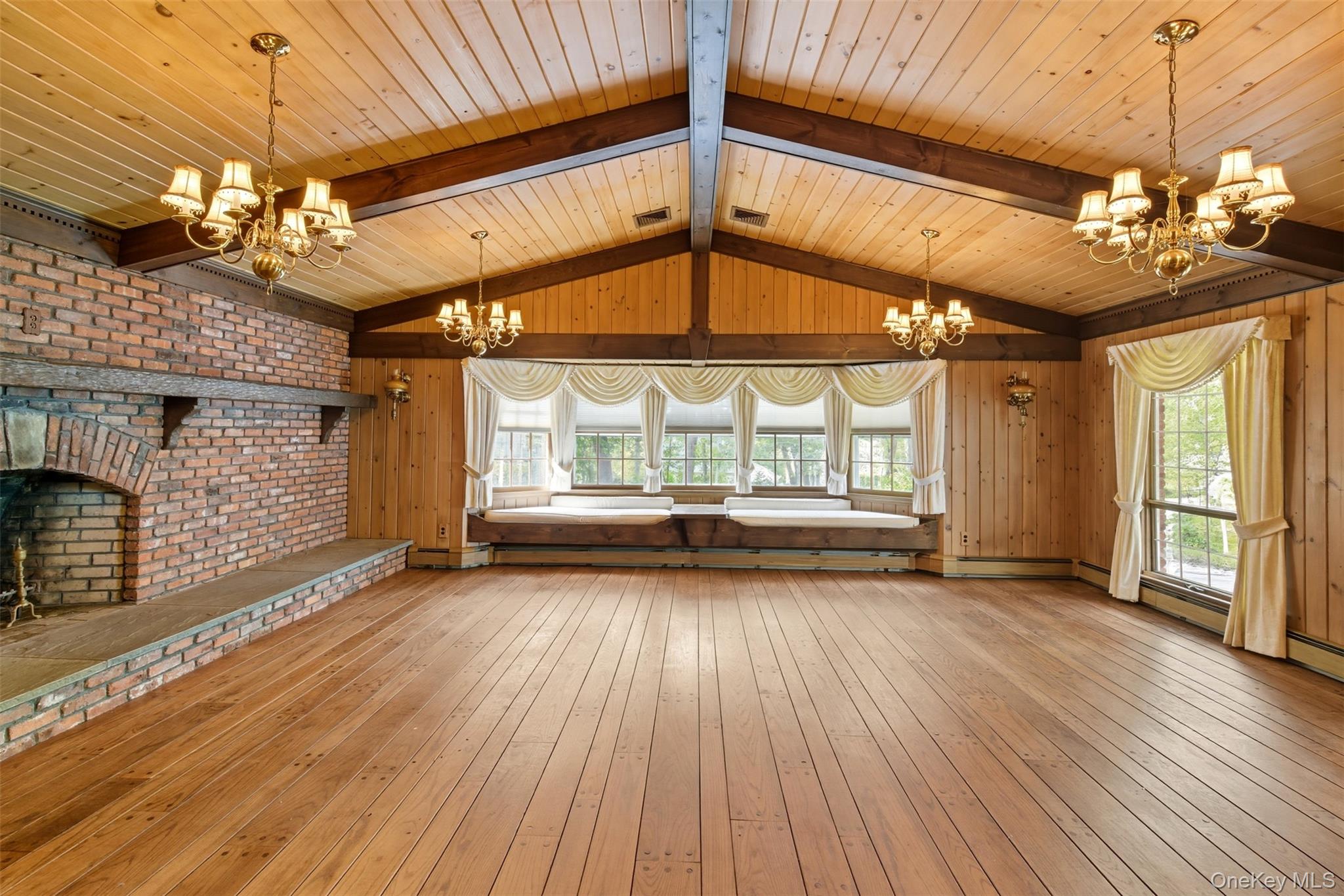 250 Manor Road, Huntington, NY 11743