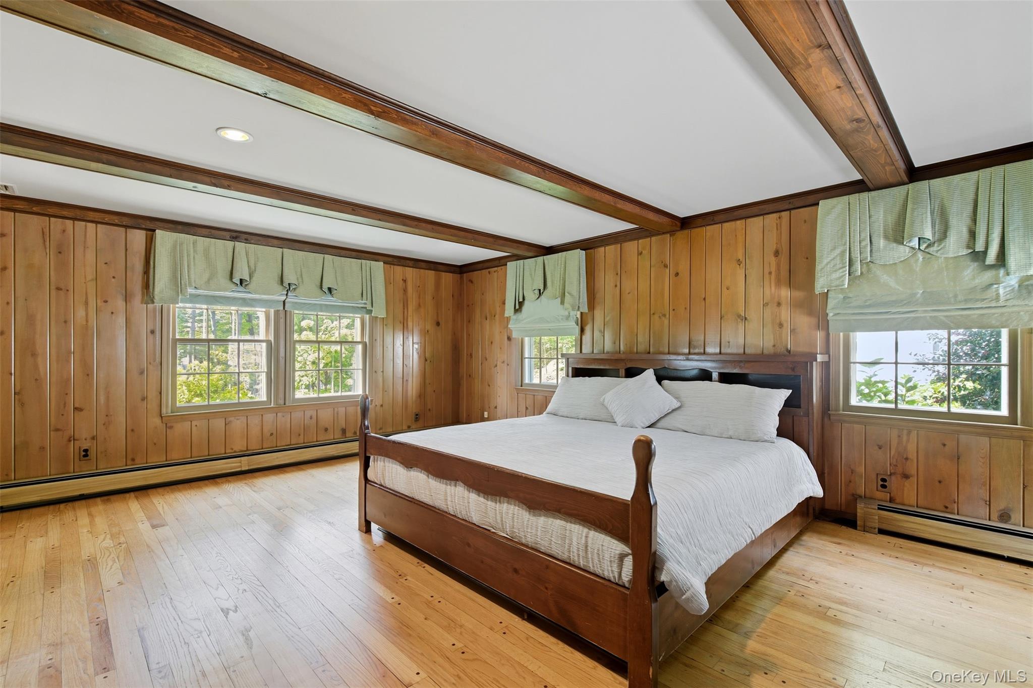 250 Manor Road, Huntington, NY 11743