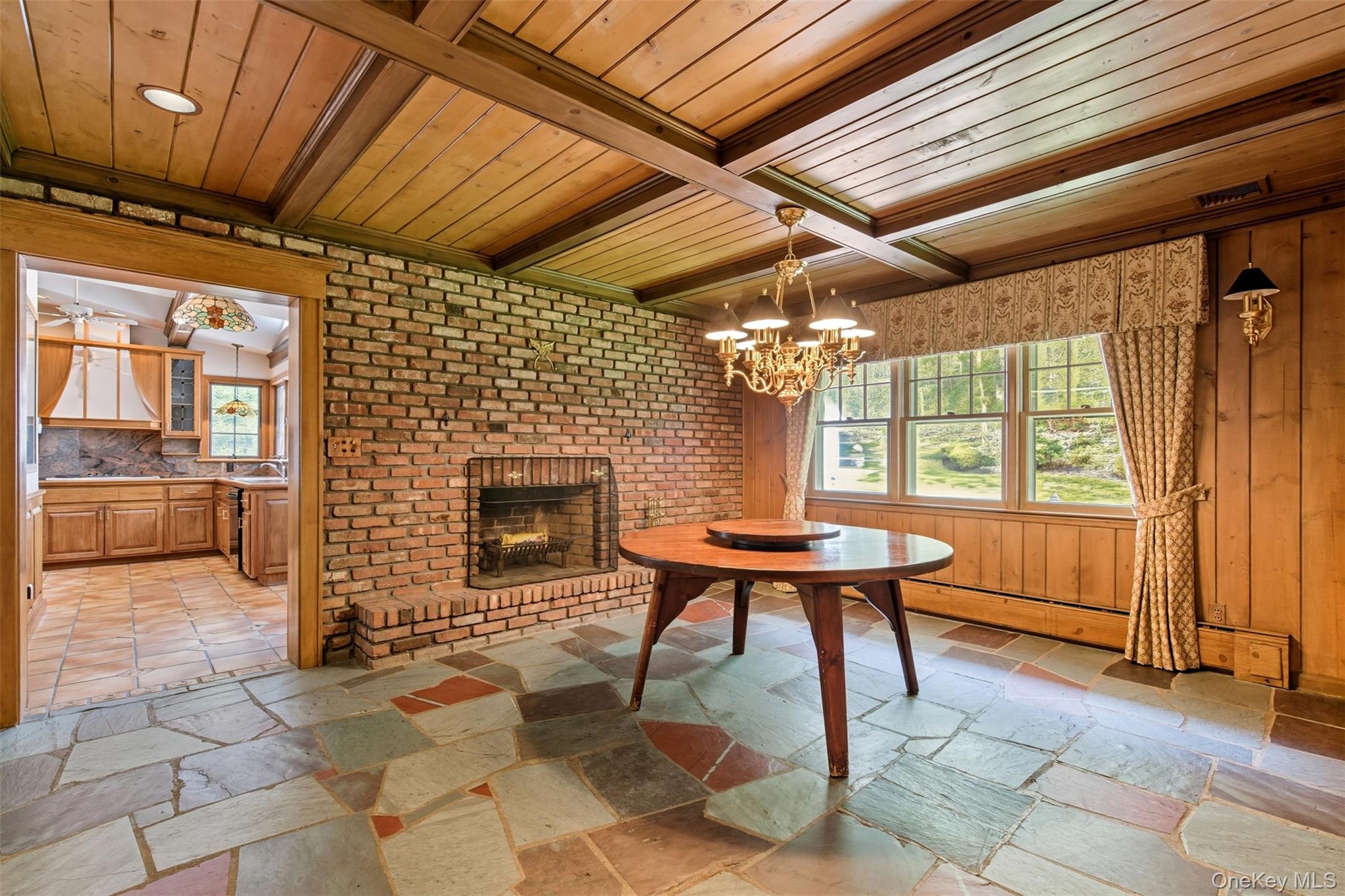 250 Manor Road, Huntington, NY 11743