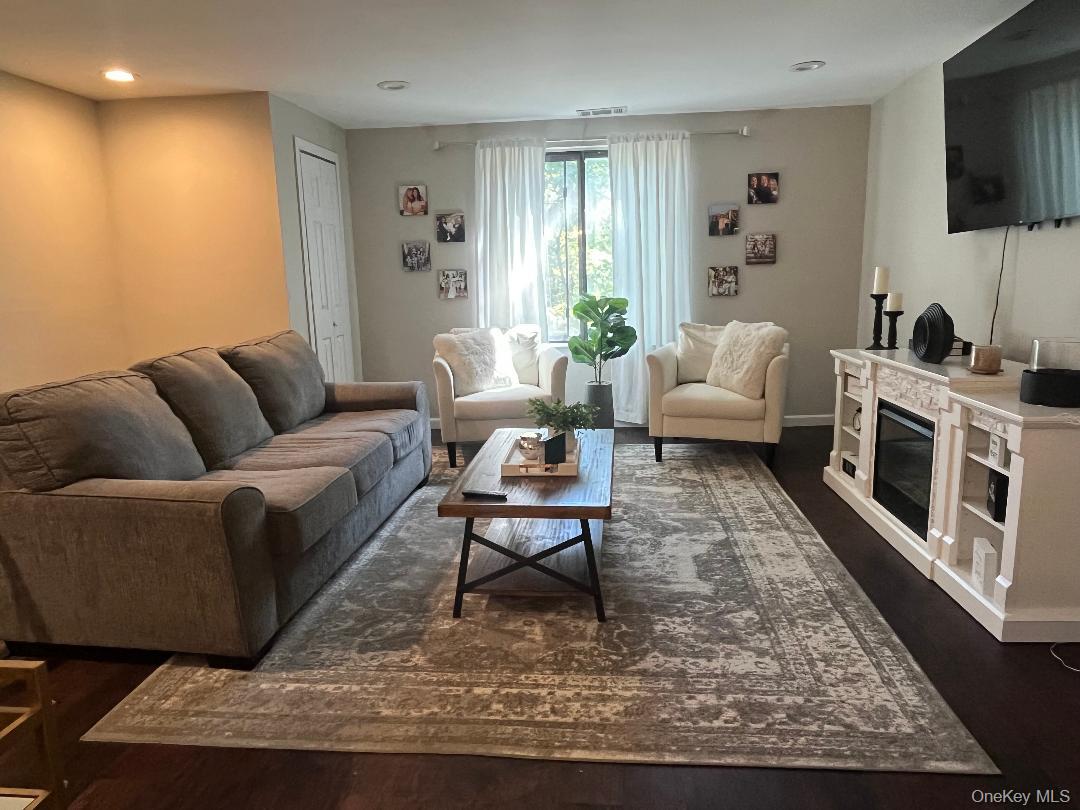 129 Golf Lane, Medford, NY 11763