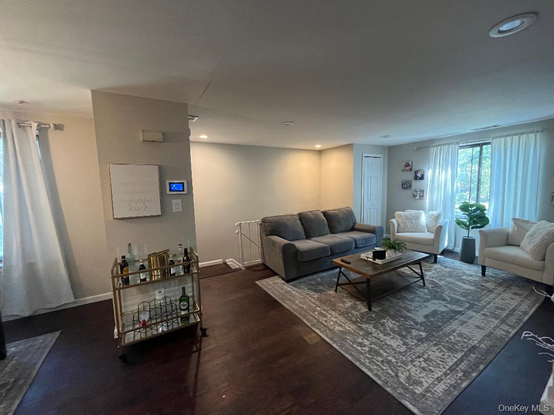 129 Golf Lane, Medford, NY 11763