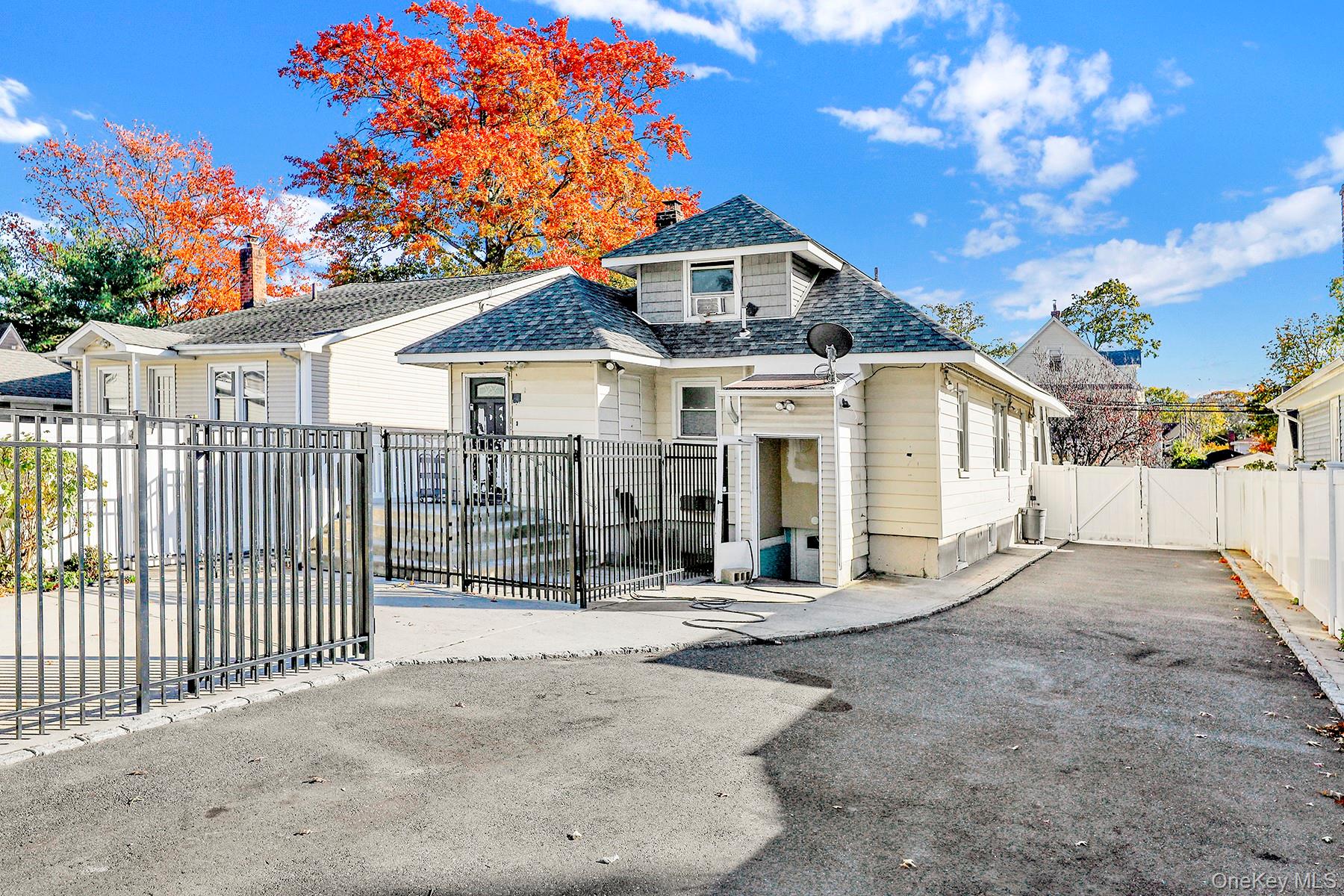 94 Woods Avenue, Roosevelt, NY 11575