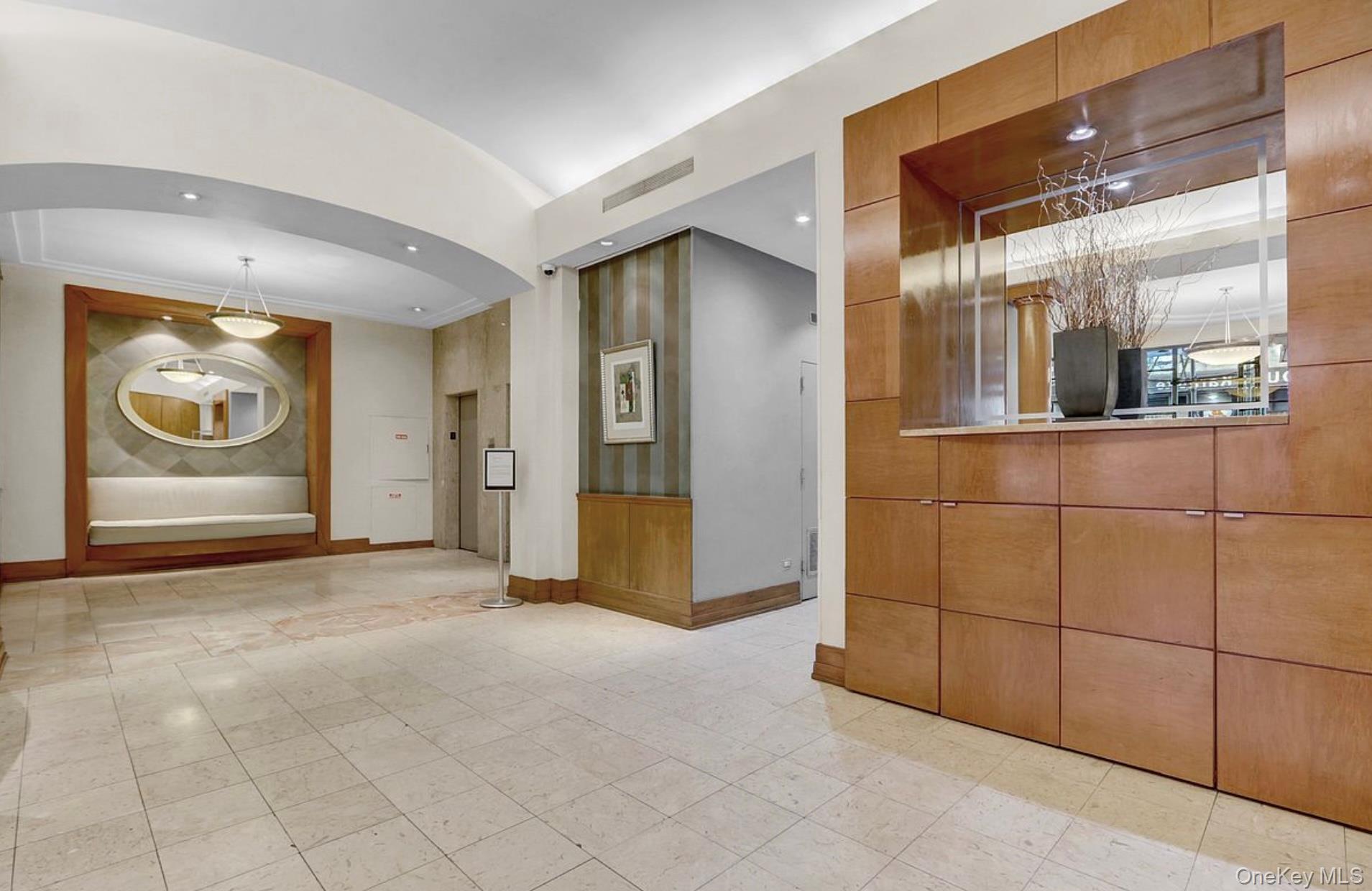 301 E 48th Street # 2C, New York (Manhattan), NY 10017