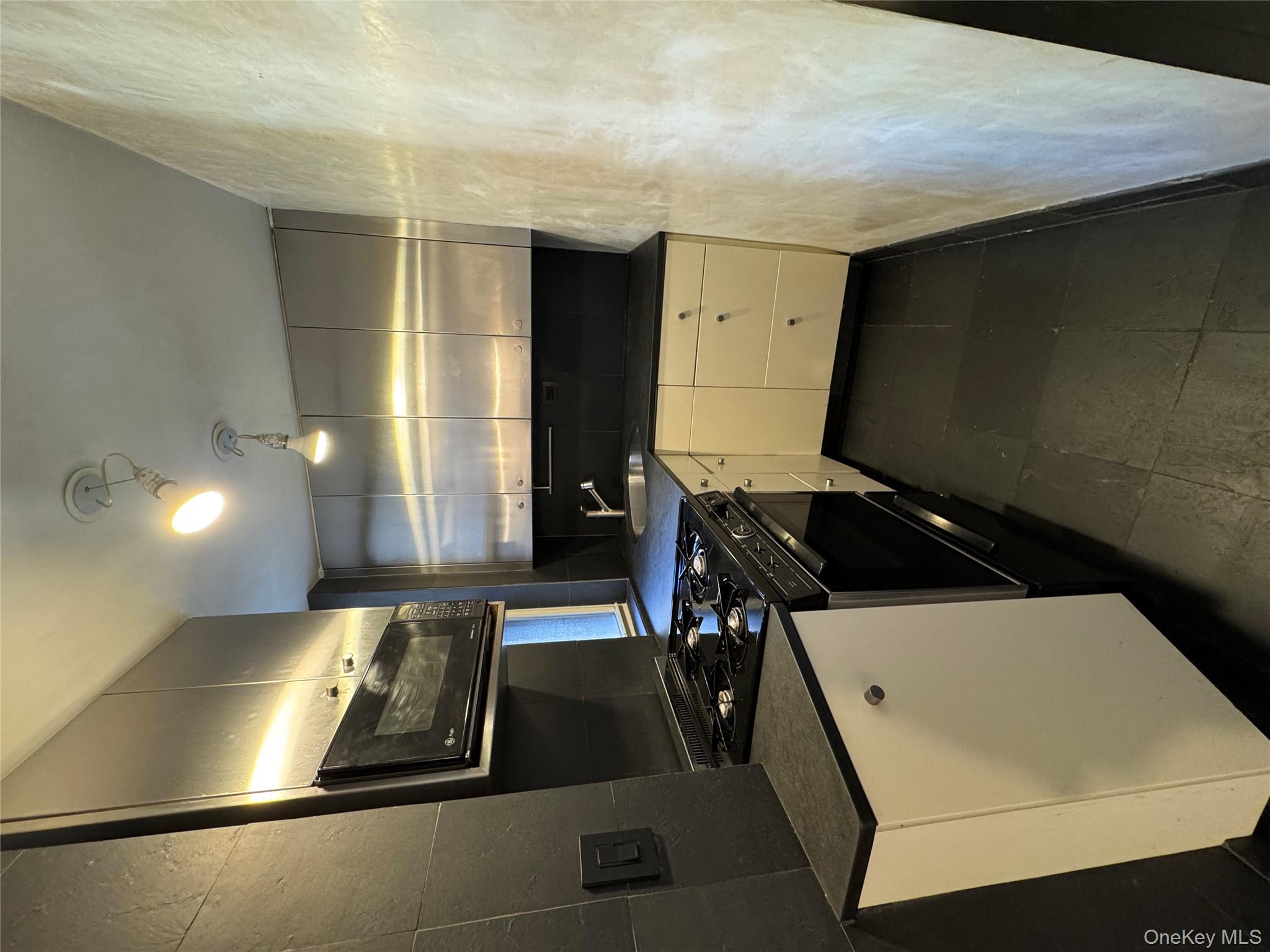 333 E 53rd Street # 5C, New York (Manhattan), NY 10022