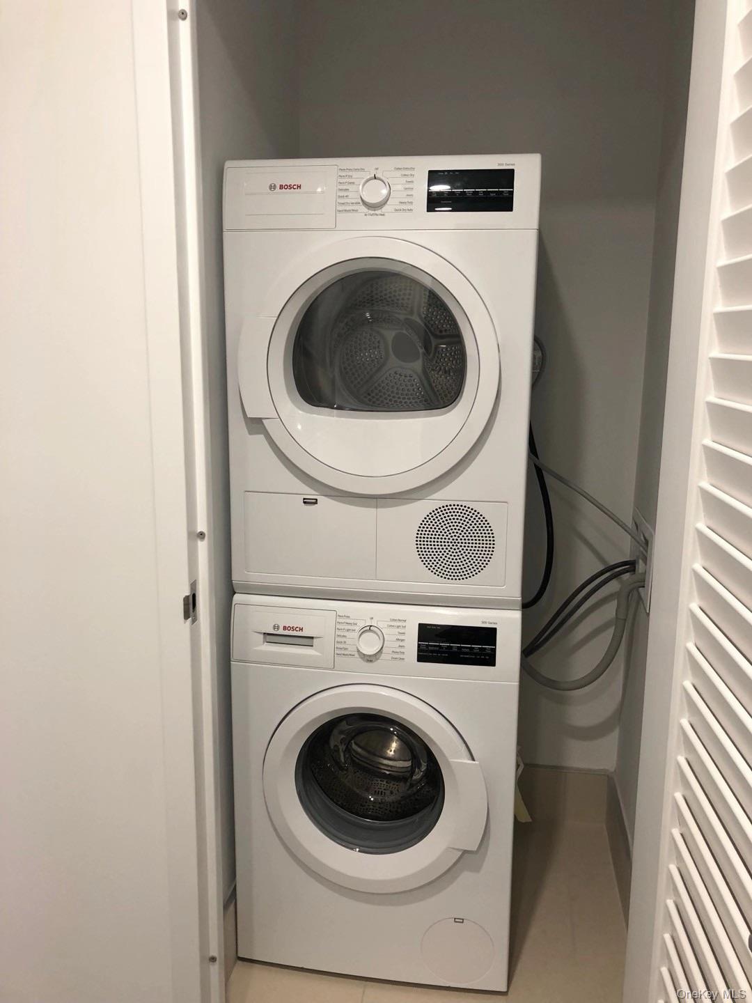 131-03 40th Road # 15L, Flushing, NY 11354