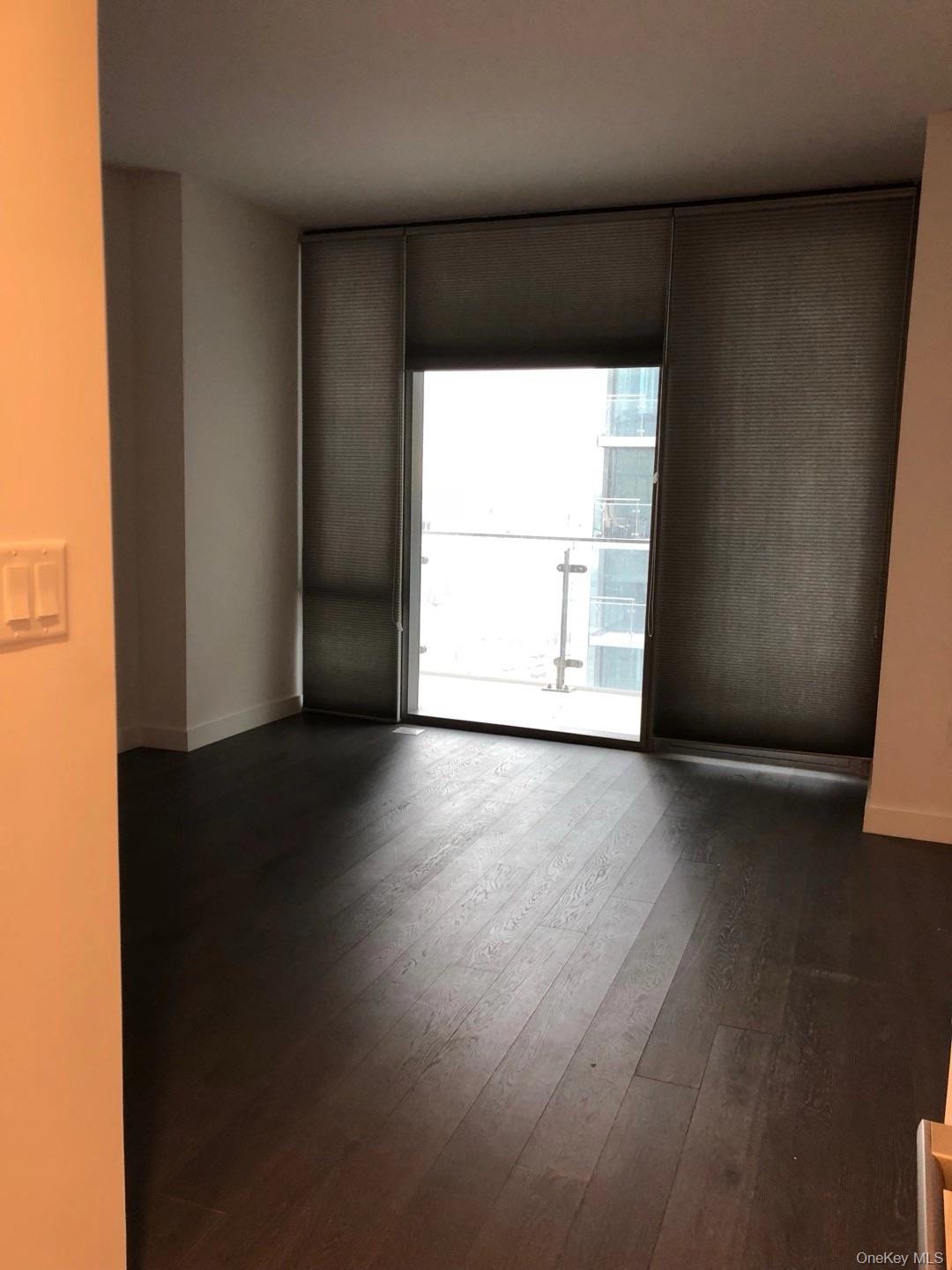 131-03 40th Road # 15L, Flushing, NY 11354