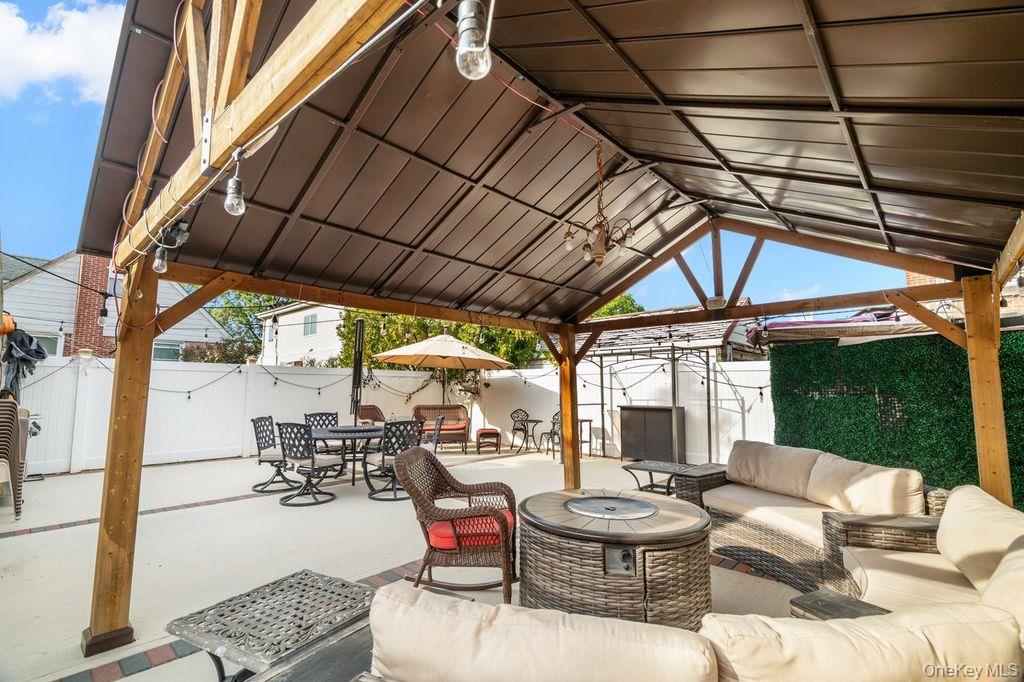 21 Jasper Street, Valley Stream, NY 11580