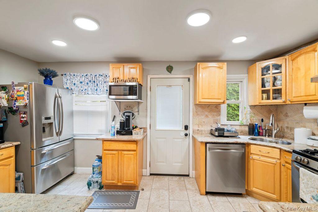 21 Jasper Street, Valley Stream, NY 11580