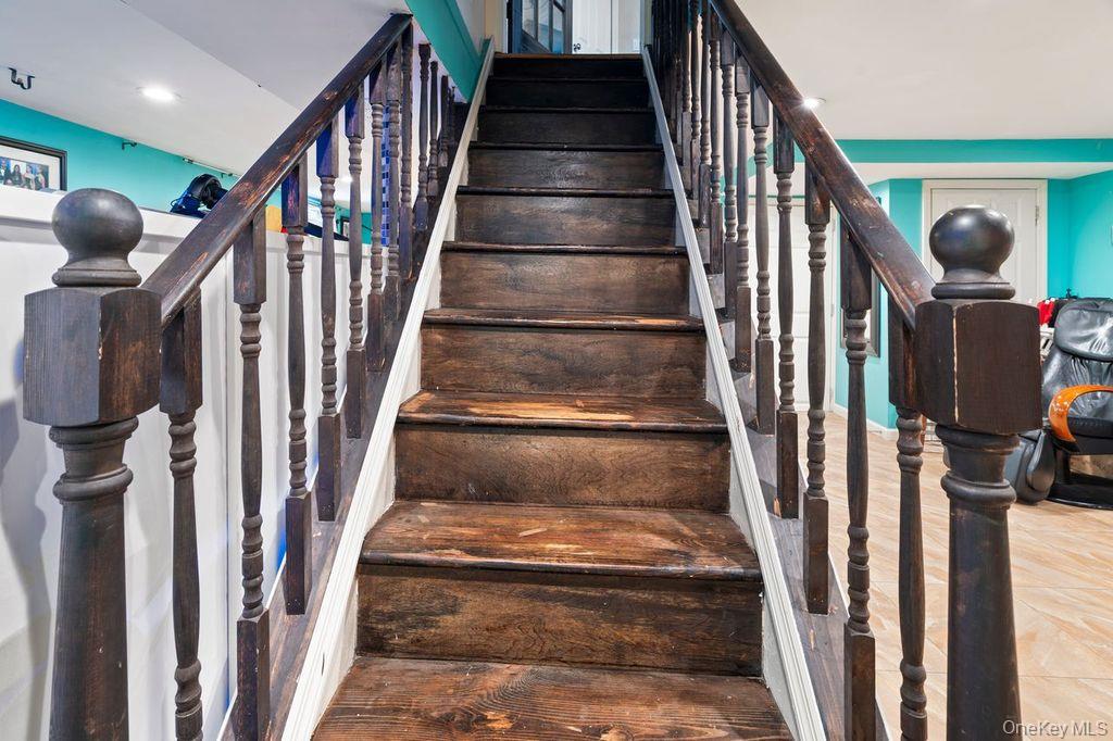 21 Jasper Street, Valley Stream, NY 11580