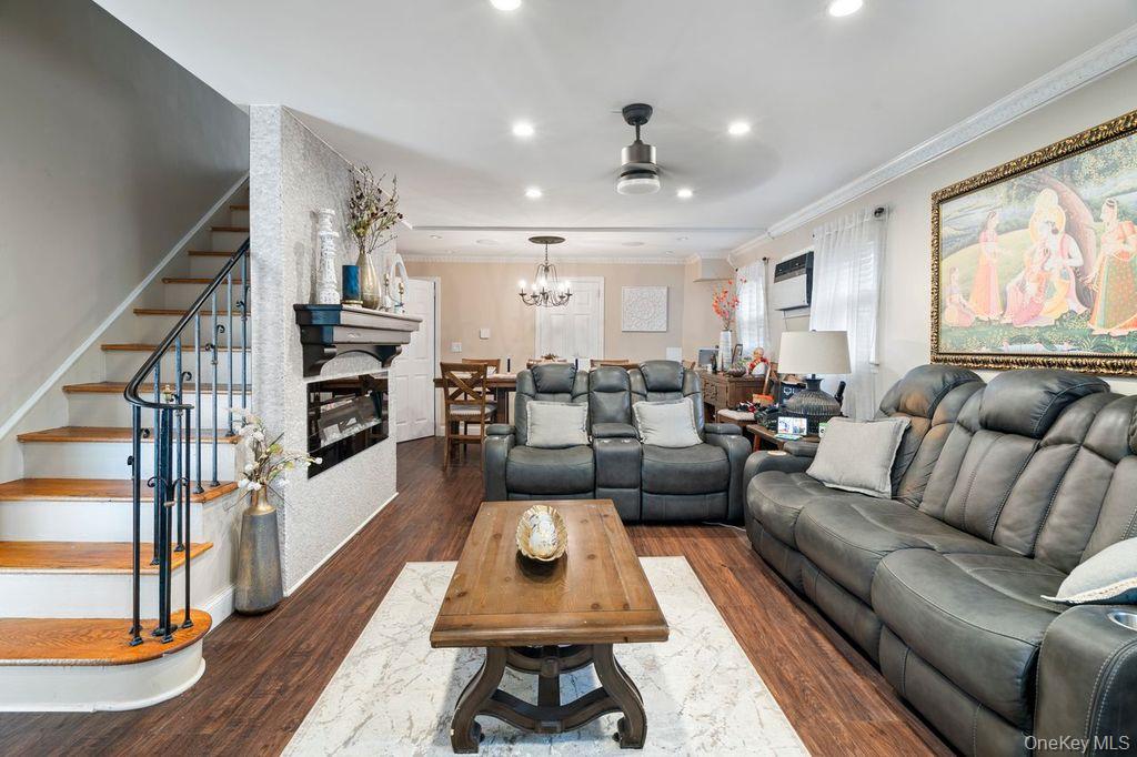 21 Jasper Street, Valley Stream, NY 11580