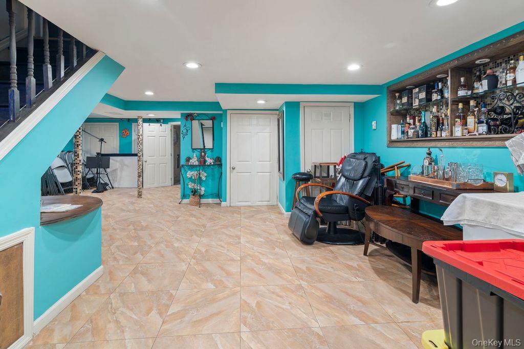 21 Jasper Street, Valley Stream, NY 11580