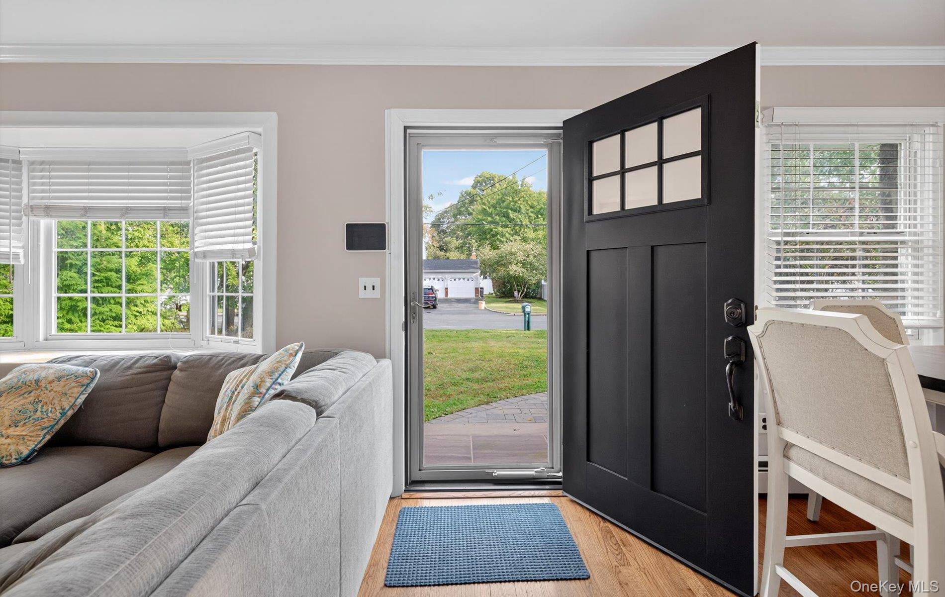 82 Middlesex Avenue, Oakdale, NY 11769