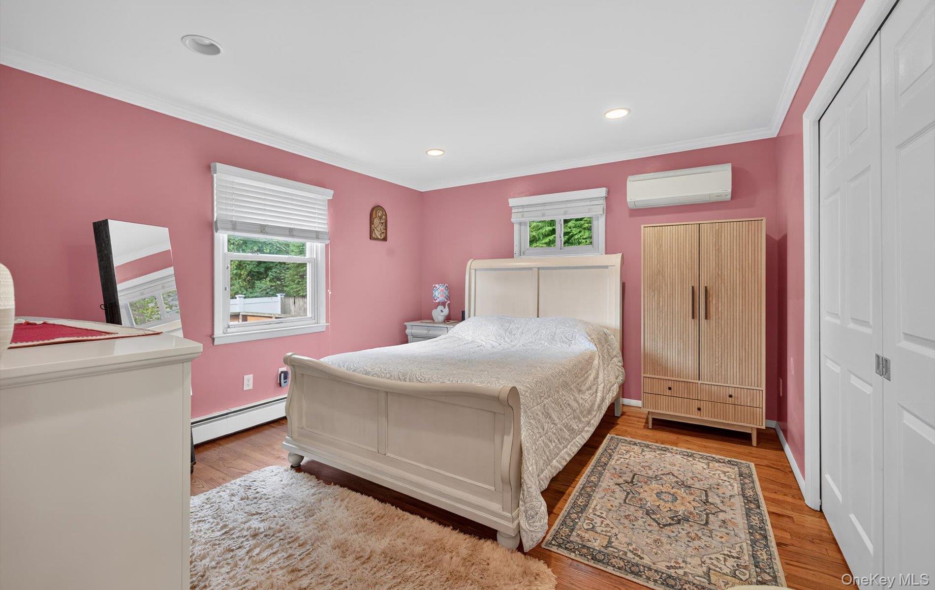 82 Middlesex Avenue, Oakdale, NY 11769