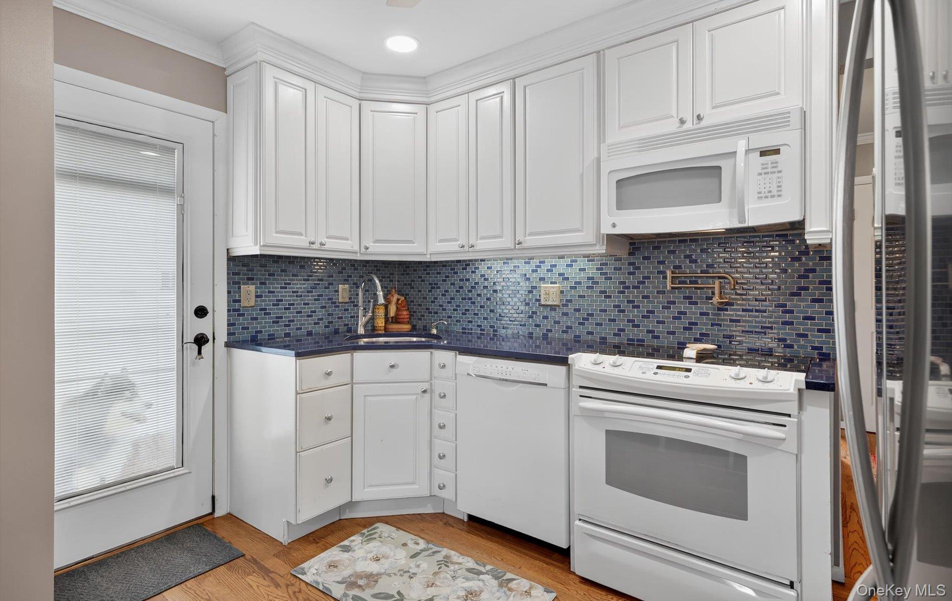 82 Middlesex Avenue, Oakdale, NY 11769