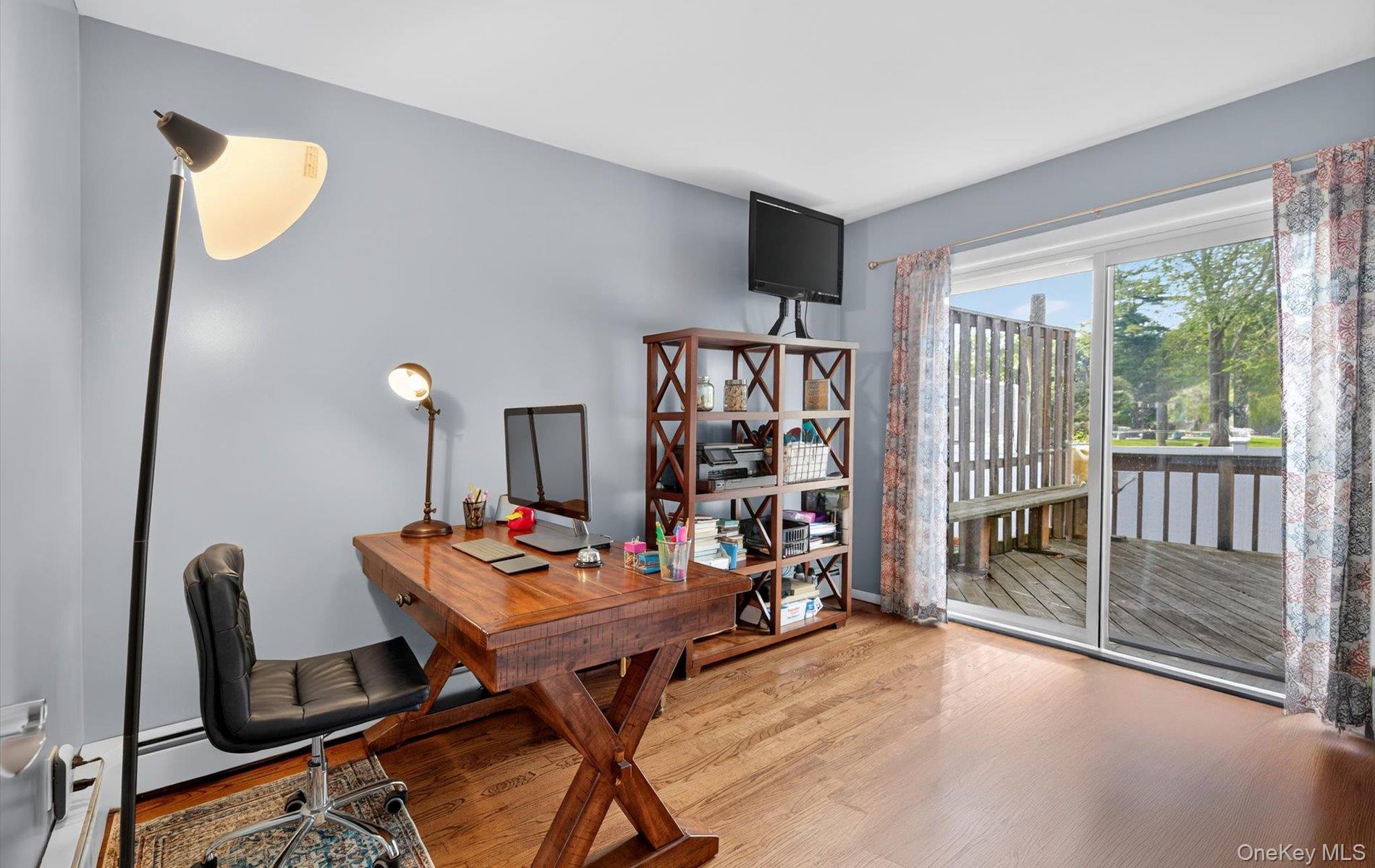 82 Middlesex Avenue, Oakdale, NY 11769