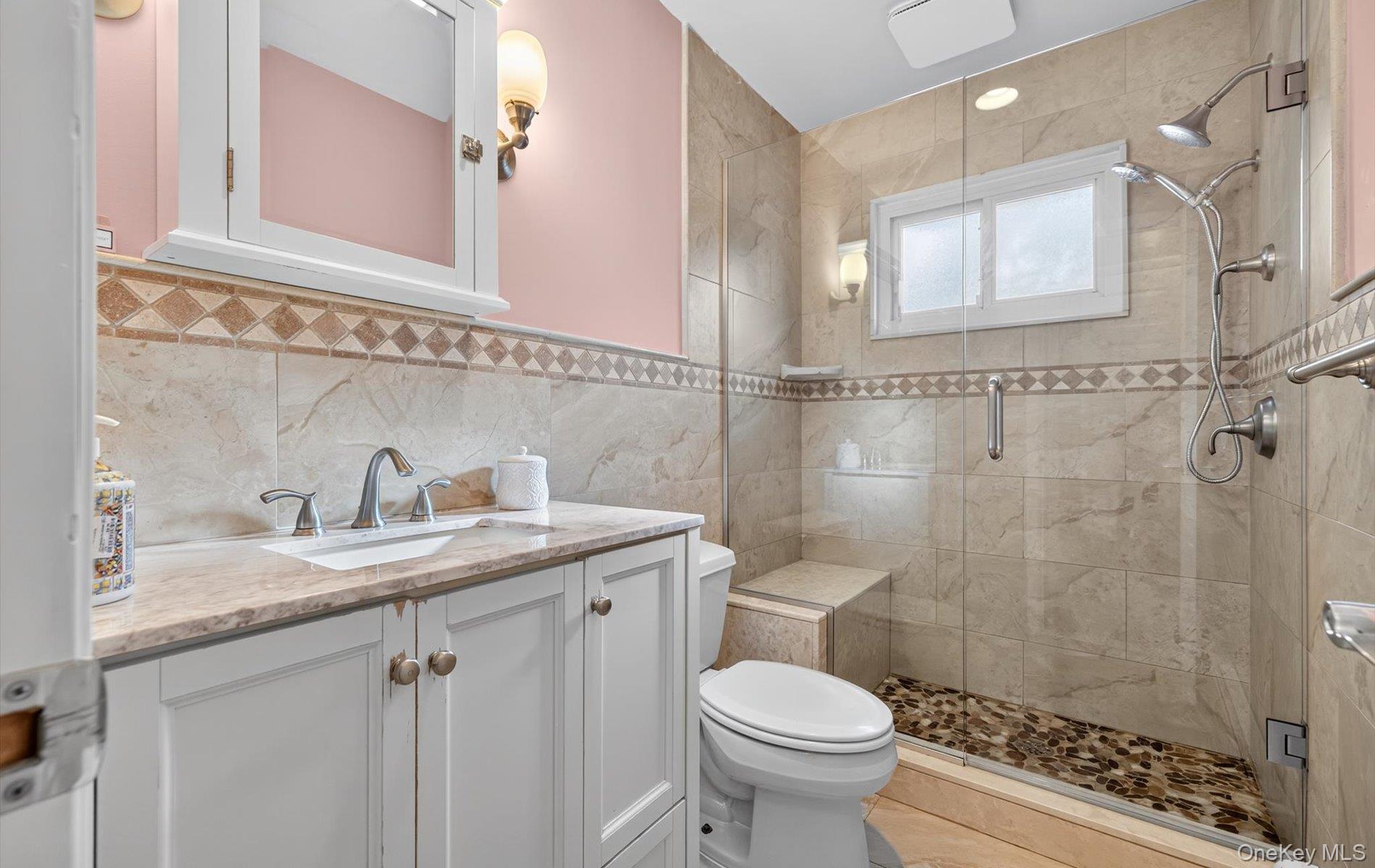 82 Middlesex Avenue, Oakdale, NY 11769