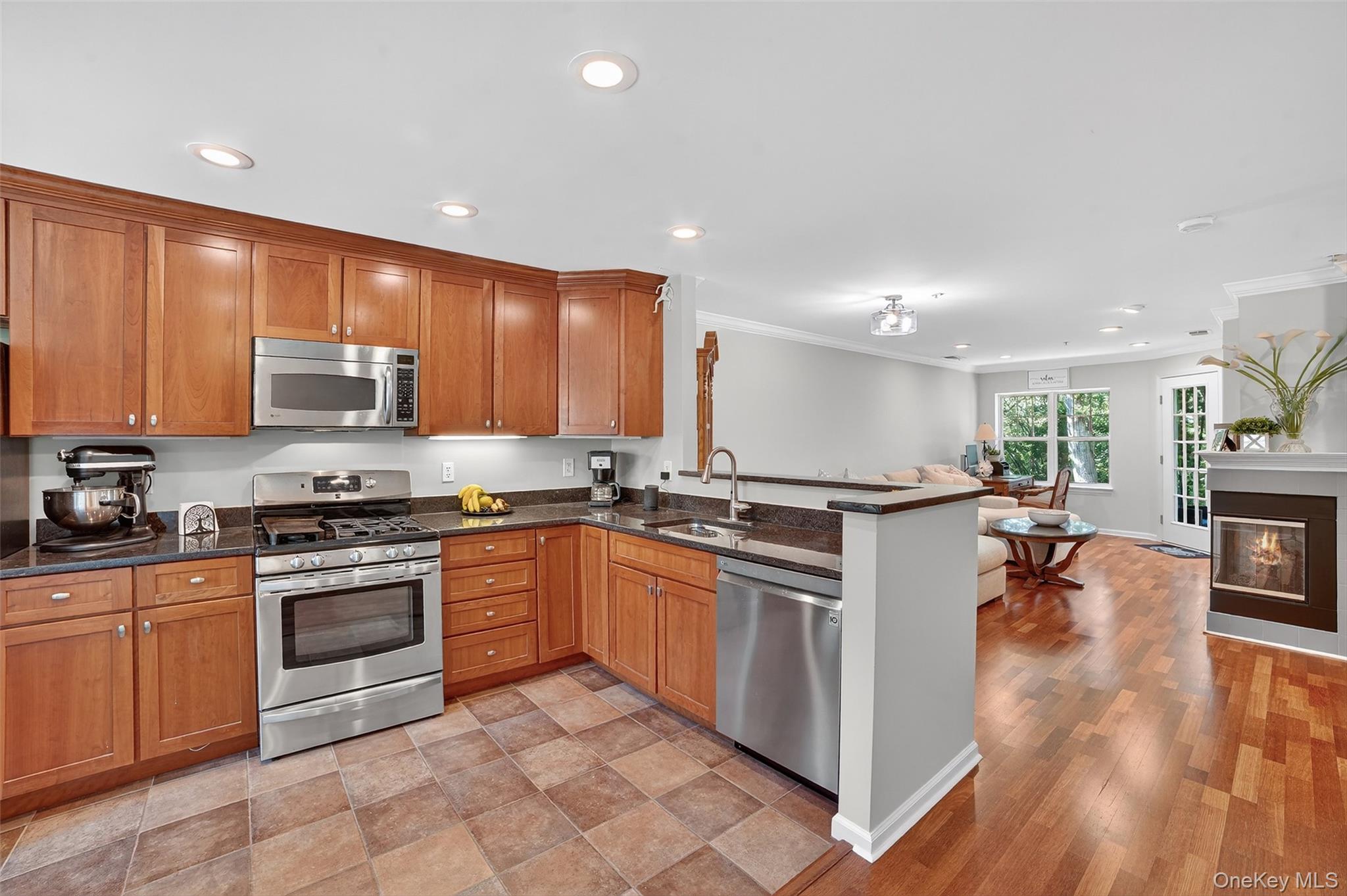 527 Viewpoint Terrace, Peekskill, NY 10566