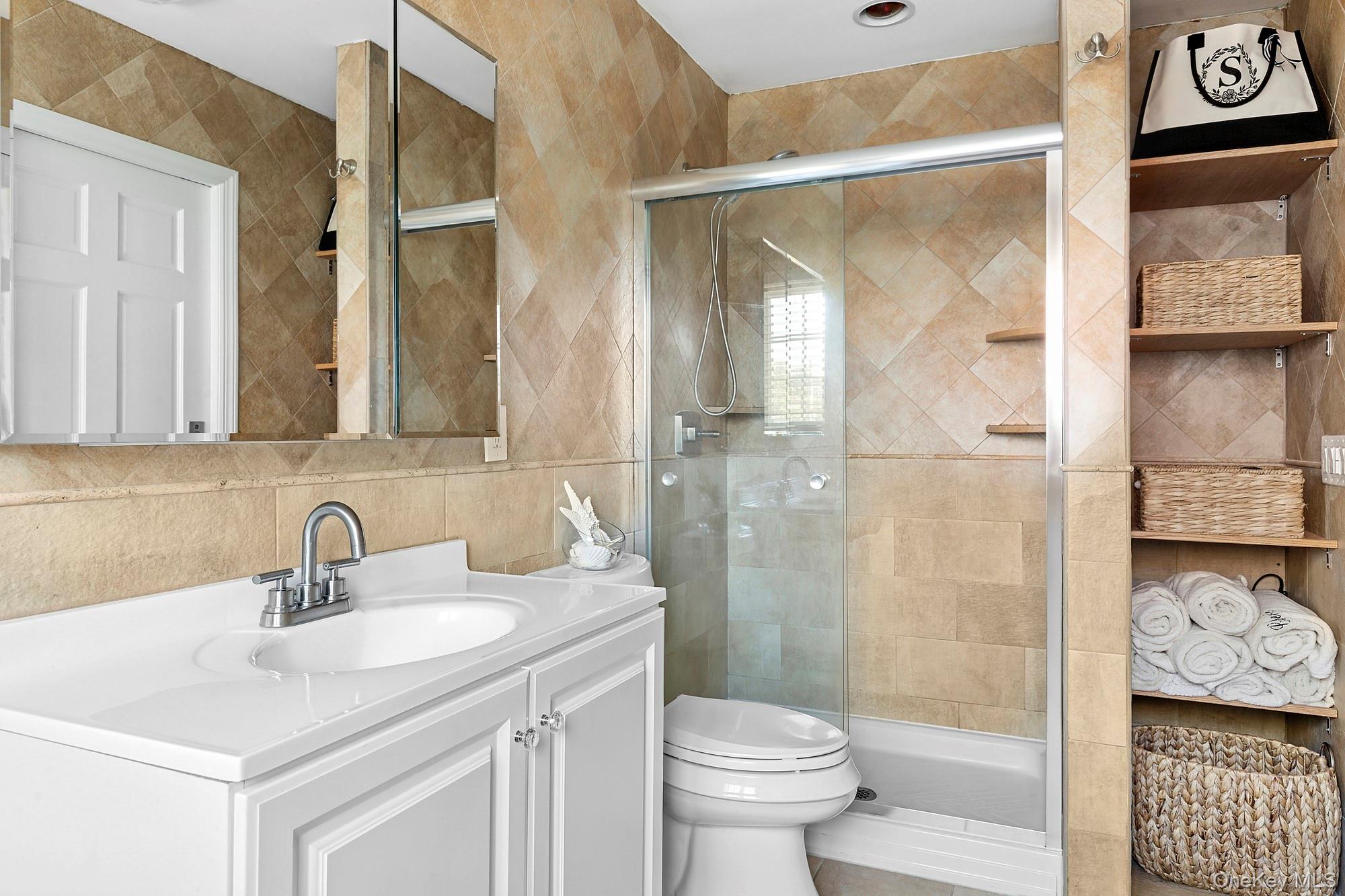 82 Lakeview Avenue, Rockville Centre, NY 11570