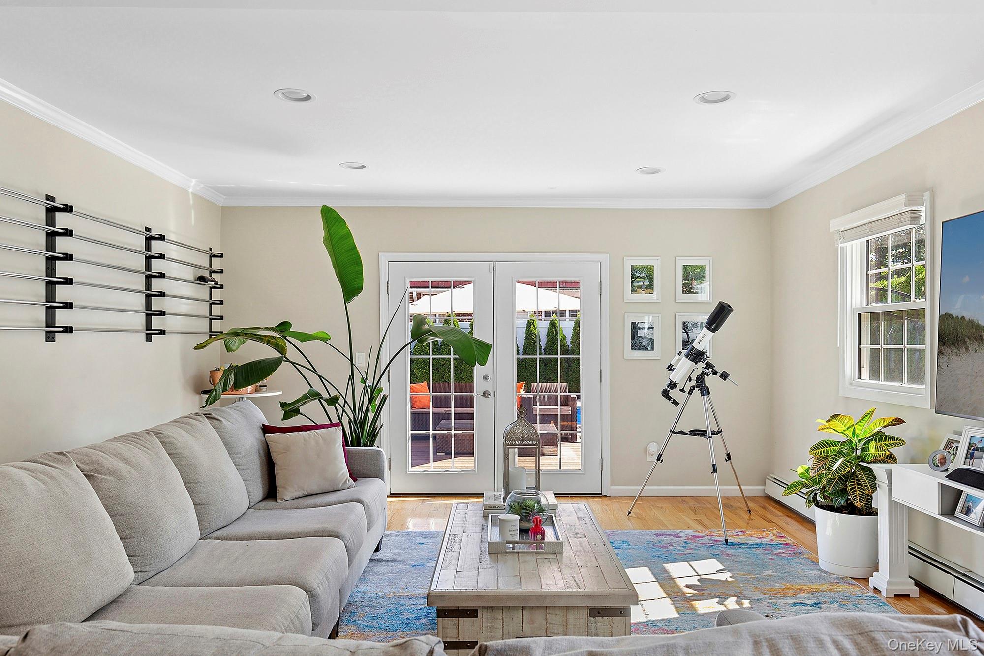 82 Lakeview Avenue, Rockville Centre, NY 11570