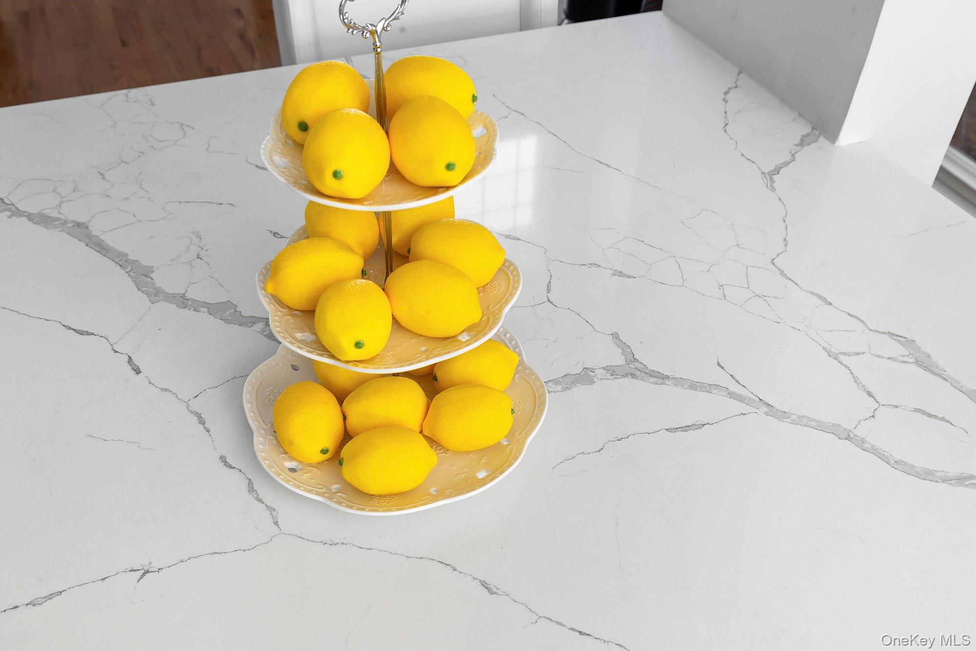 82 Lakeview Avenue, Rockville Centre, NY 11570