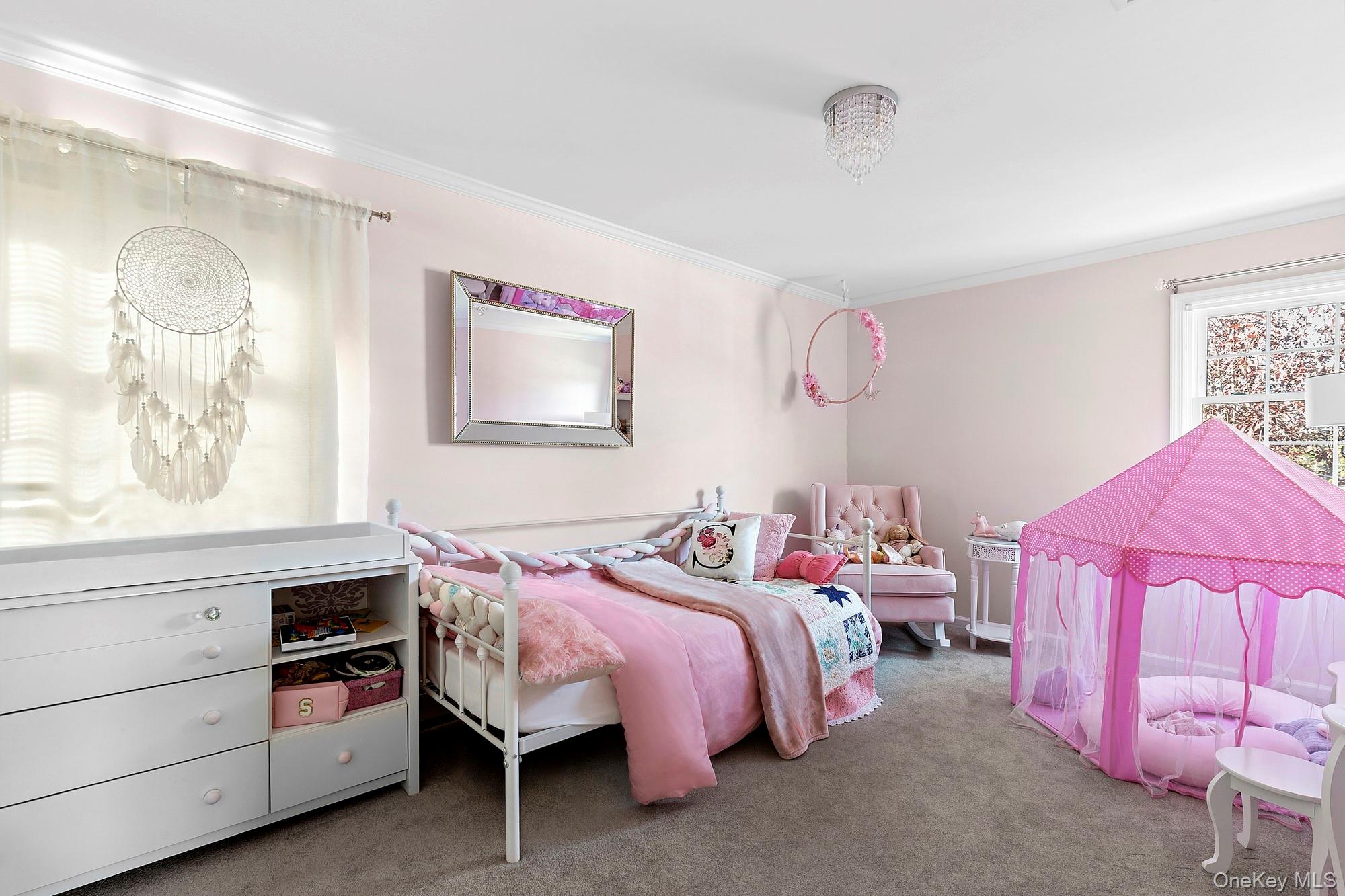 82 Lakeview Avenue, Rockville Centre, NY 11570