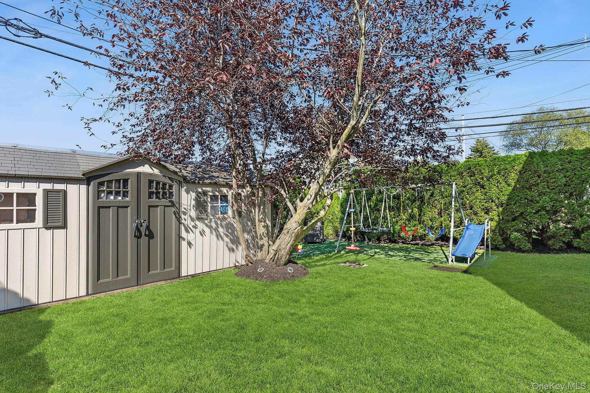 82 Lakeview Avenue, Rockville Centre, NY 11570