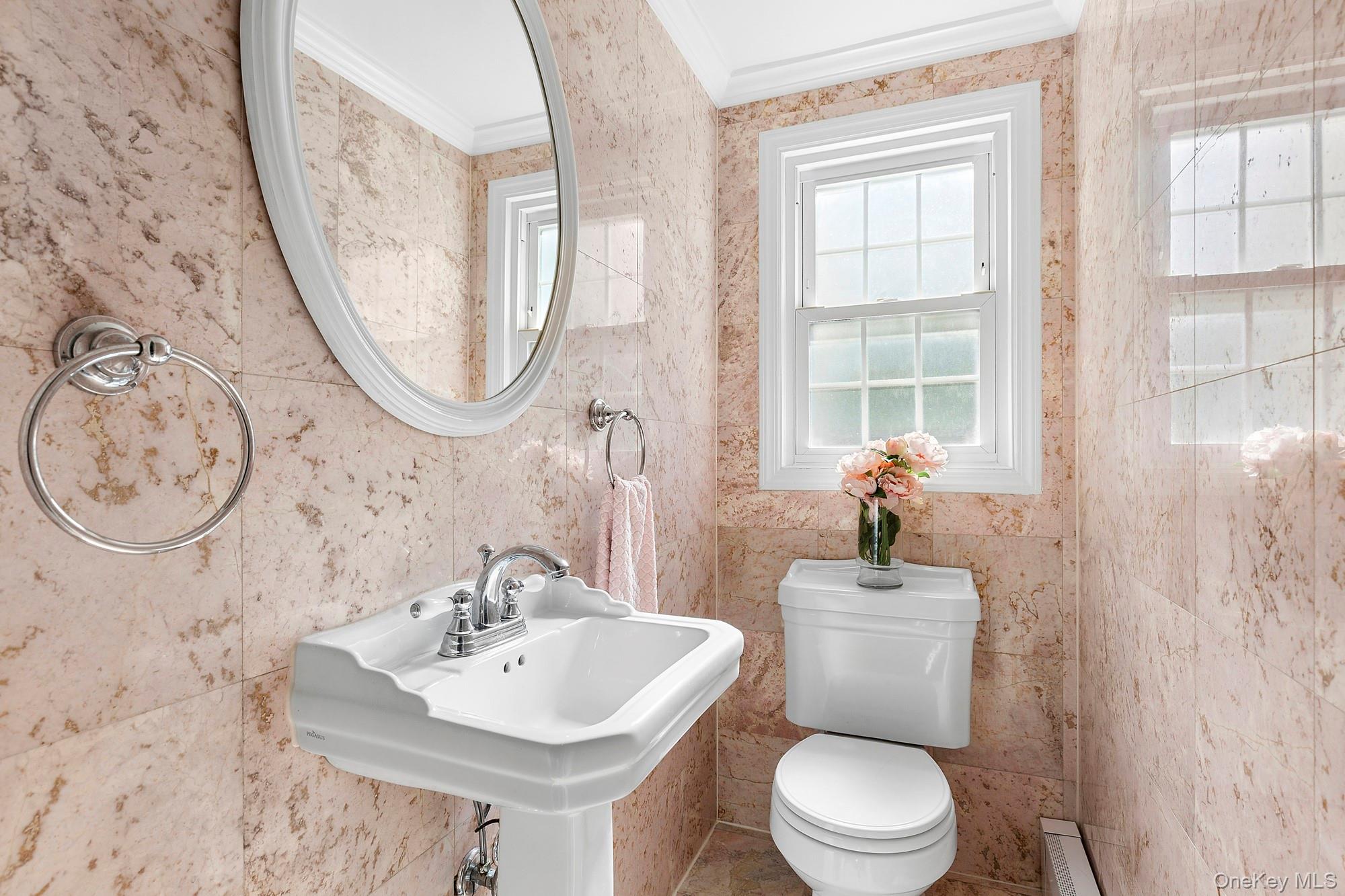 82 Lakeview Avenue, Rockville Centre, NY 11570