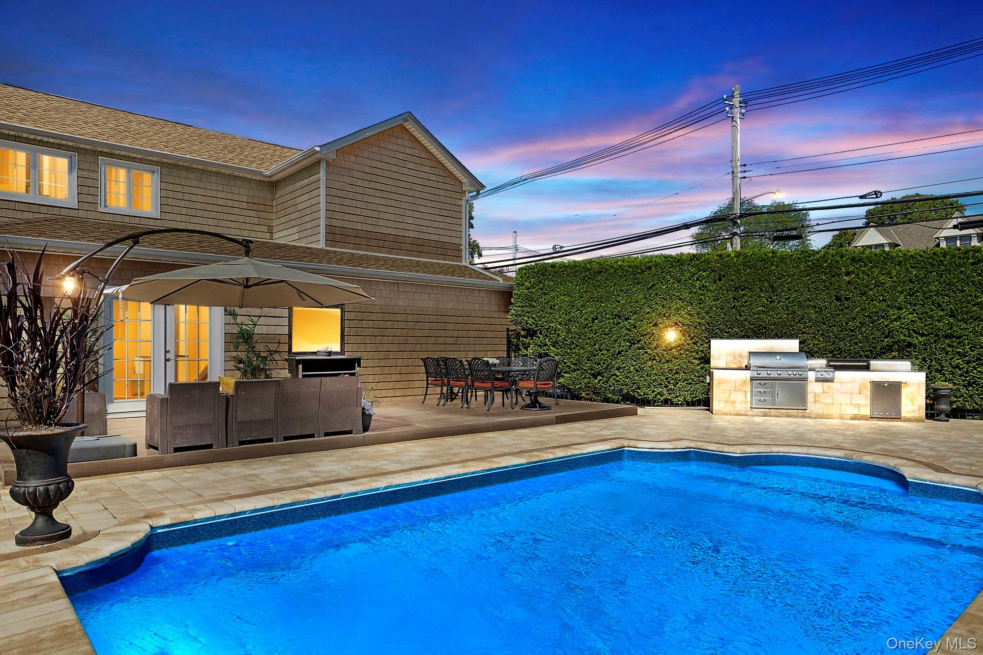 82 Lakeview Avenue, Rockville Centre, NY 11570