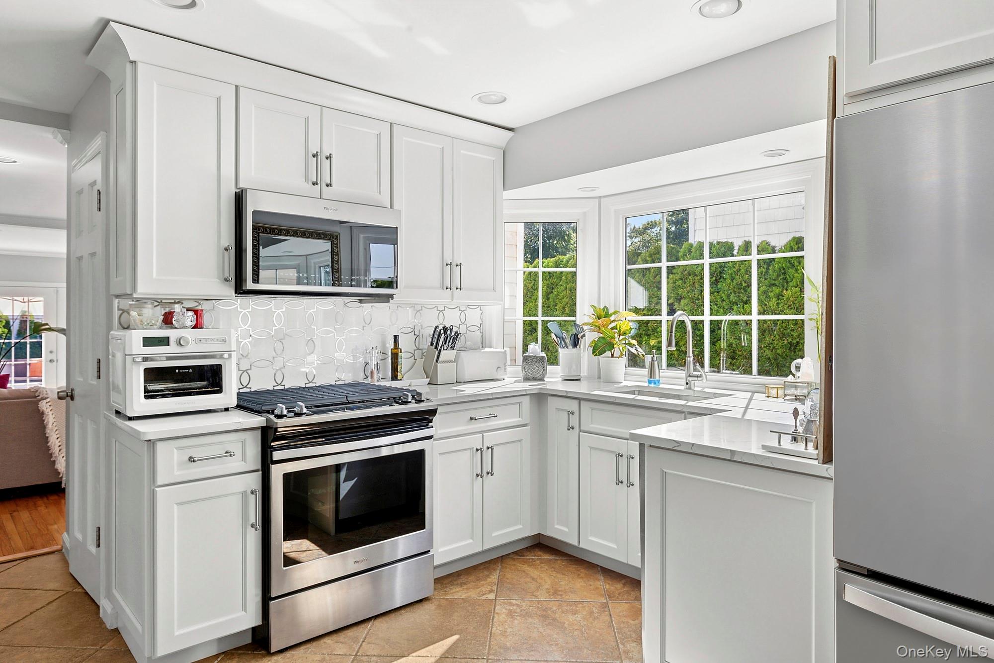 82 Lakeview Avenue, Rockville Centre, NY 11570