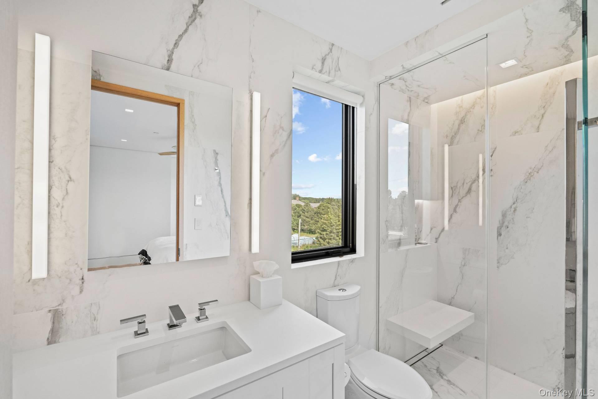 8 Middle Pond Lane, Southampton, NY 11968