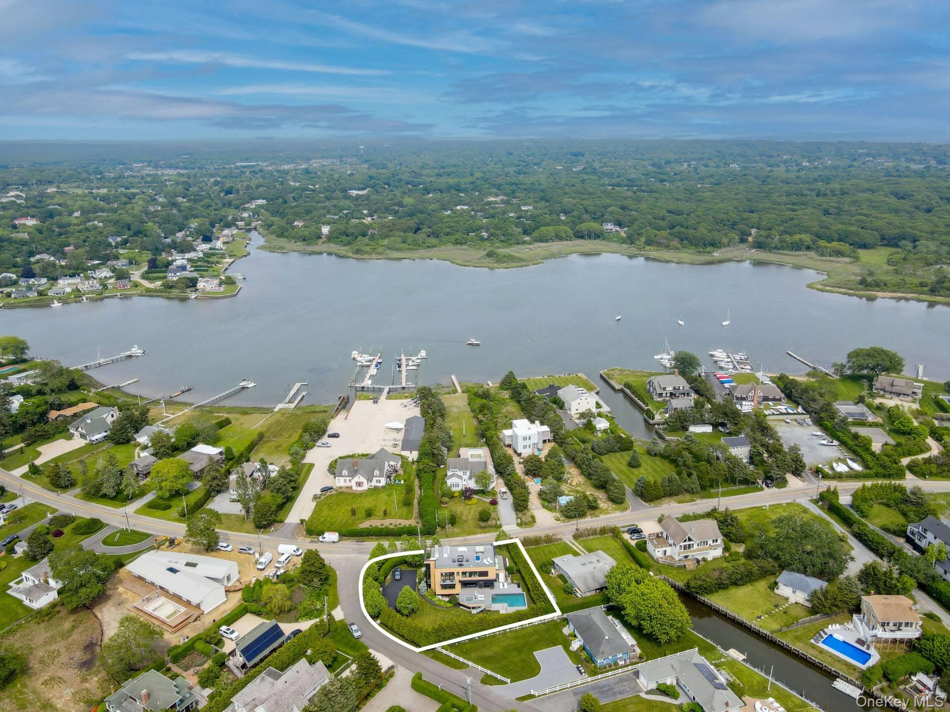 8 Middle Pond Lane, Southampton, NY 11968