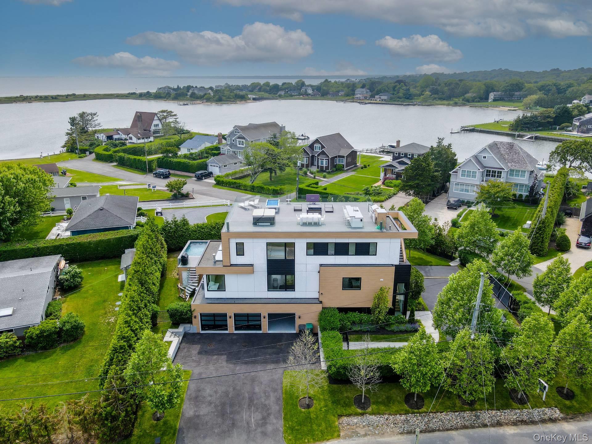 8 Middle Pond Lane, Southampton, NY 11968