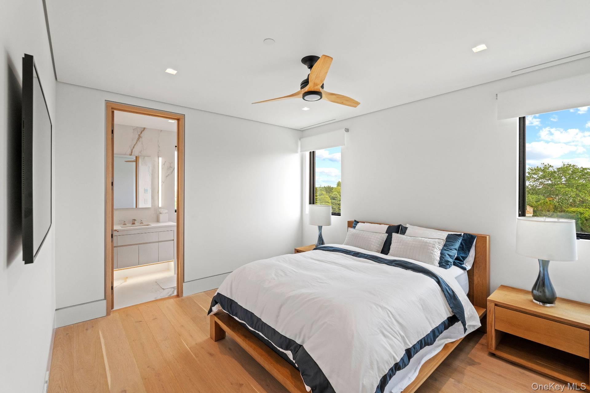 8 Middle Pond Lane, Southampton, NY 11968