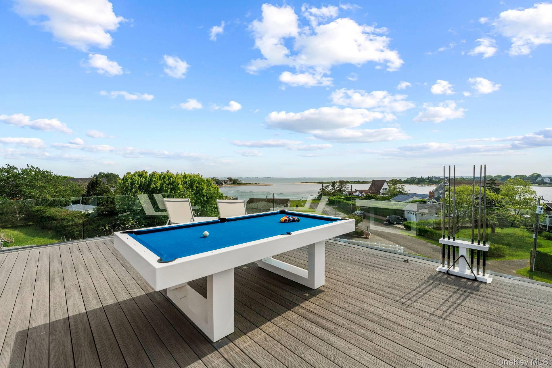 8 Middle Pond Lane, Southampton, NY 11968