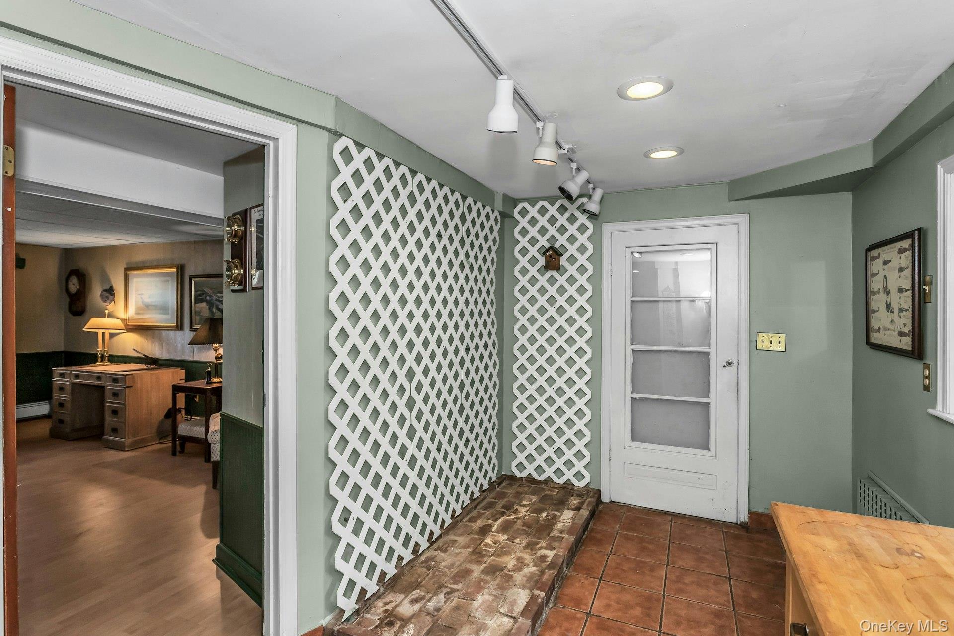 17 Church Street, Locust Valley, NY 11560