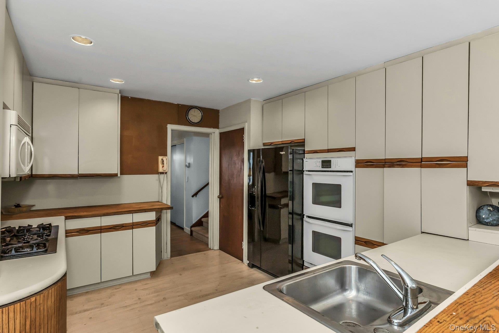 17 Church Street, Locust Valley, NY 11560