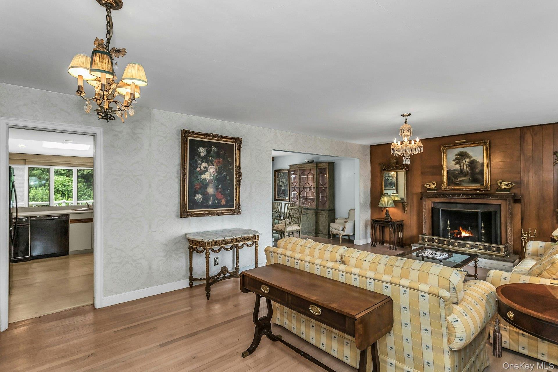 17 Church Street, Locust Valley, NY 11560