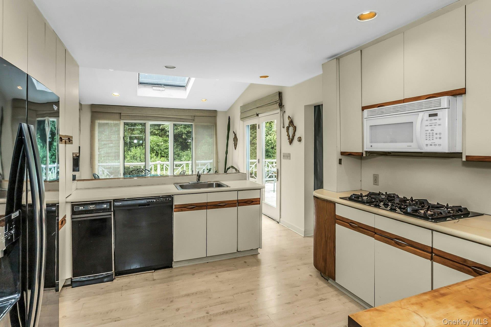 17 Church Street, Locust Valley, NY 11560