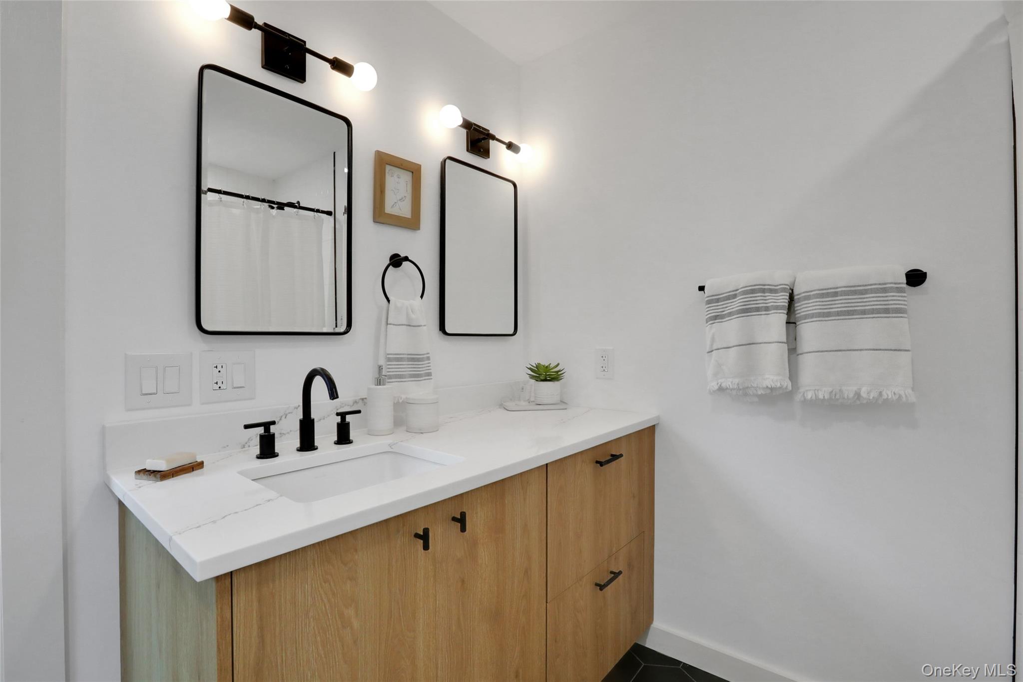 1015 Creek Locks Road, Rosendale, NY 12472