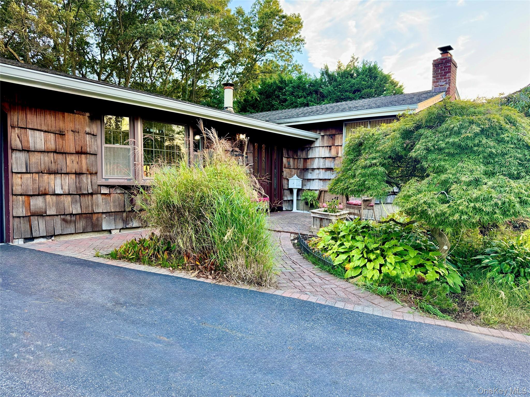 21 Fuller Street, Dix Hills, NY 11746