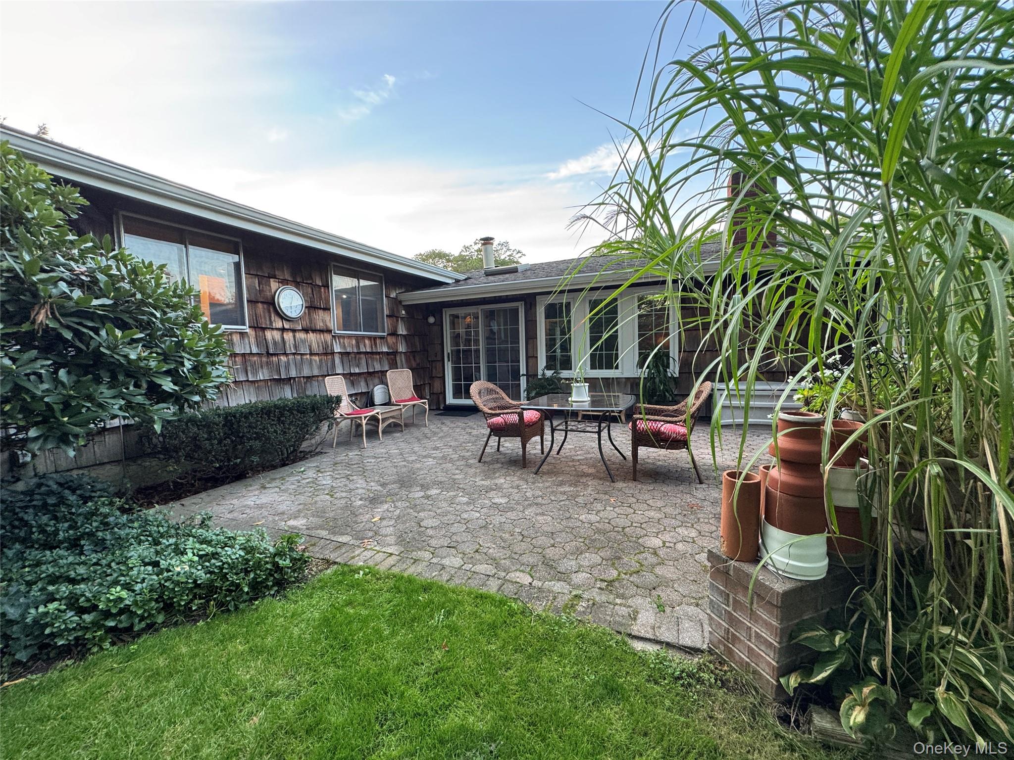 21 Fuller Street, Dix Hills, NY 11746