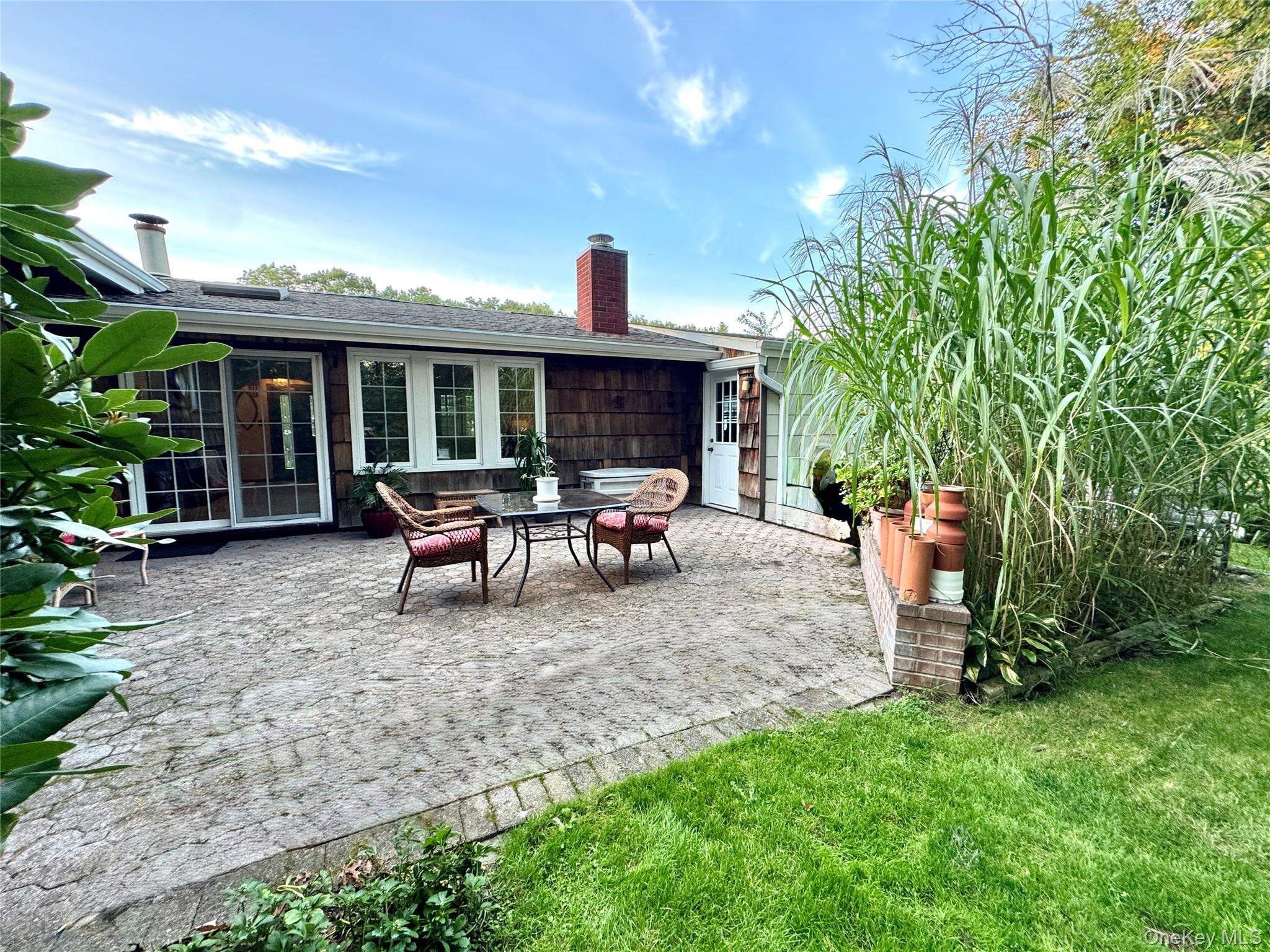 21 Fuller Street, Dix Hills, NY 11746