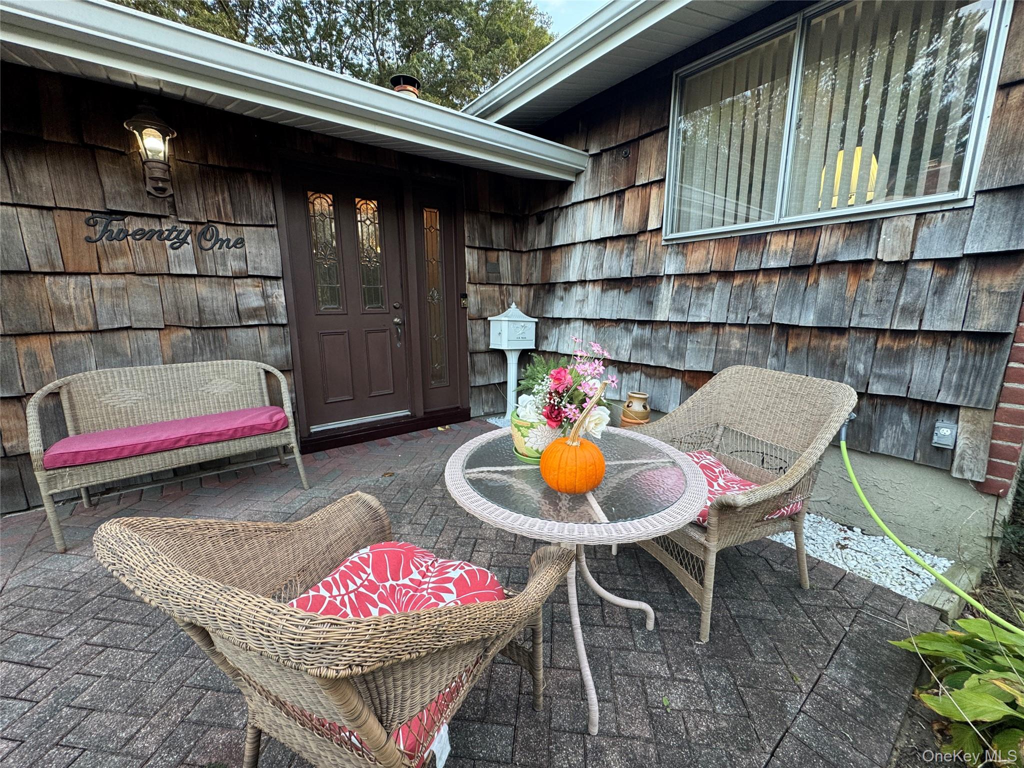 21 Fuller Street, Dix Hills, NY 11746