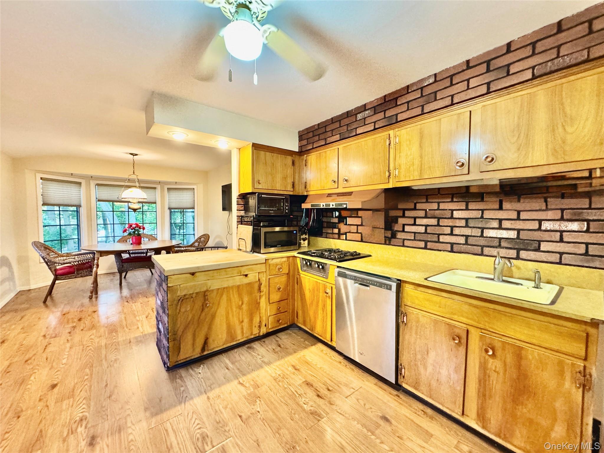 21 Fuller Street, Dix Hills, NY 11746