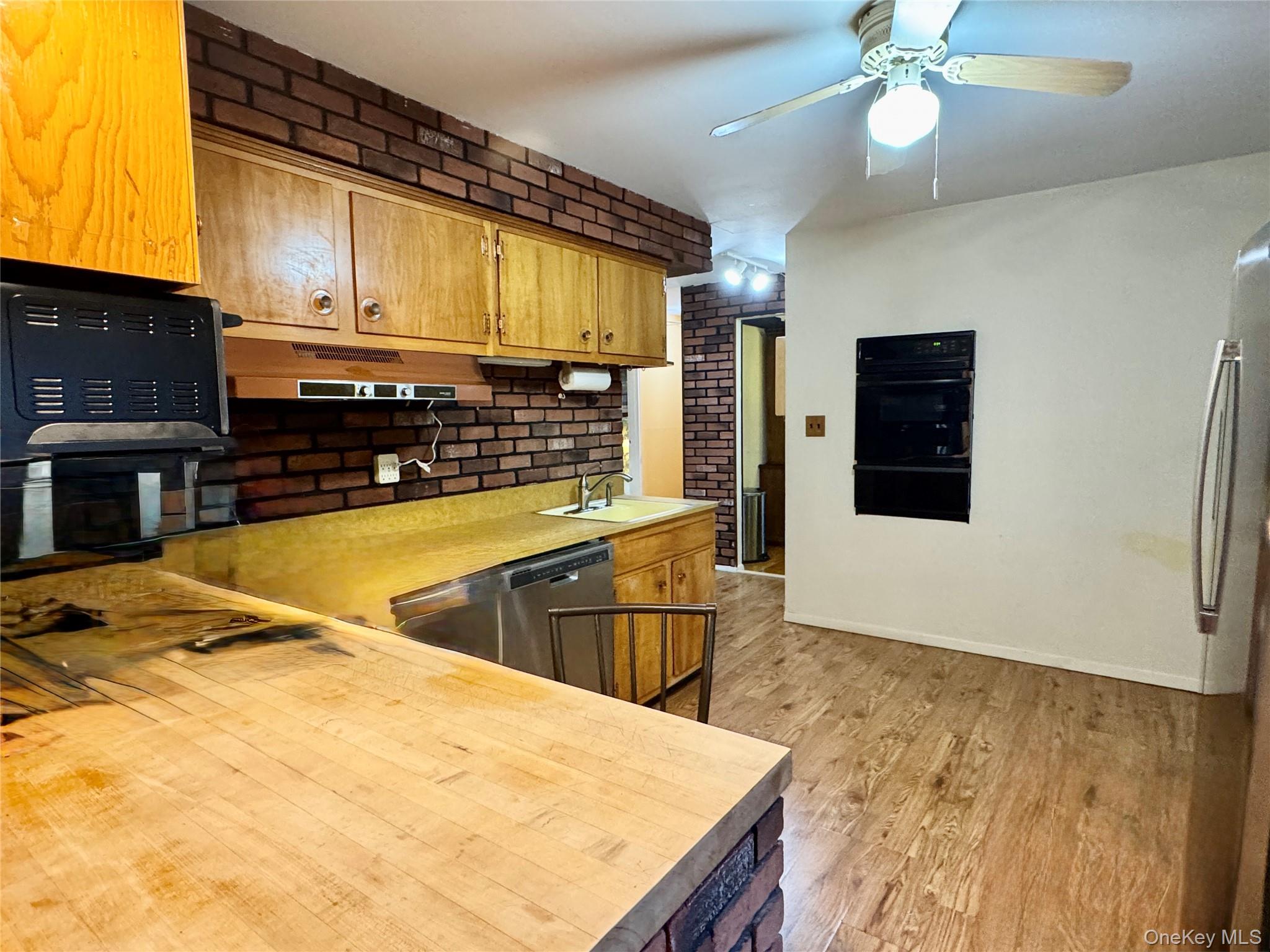 21 Fuller Street, Dix Hills, NY 11746