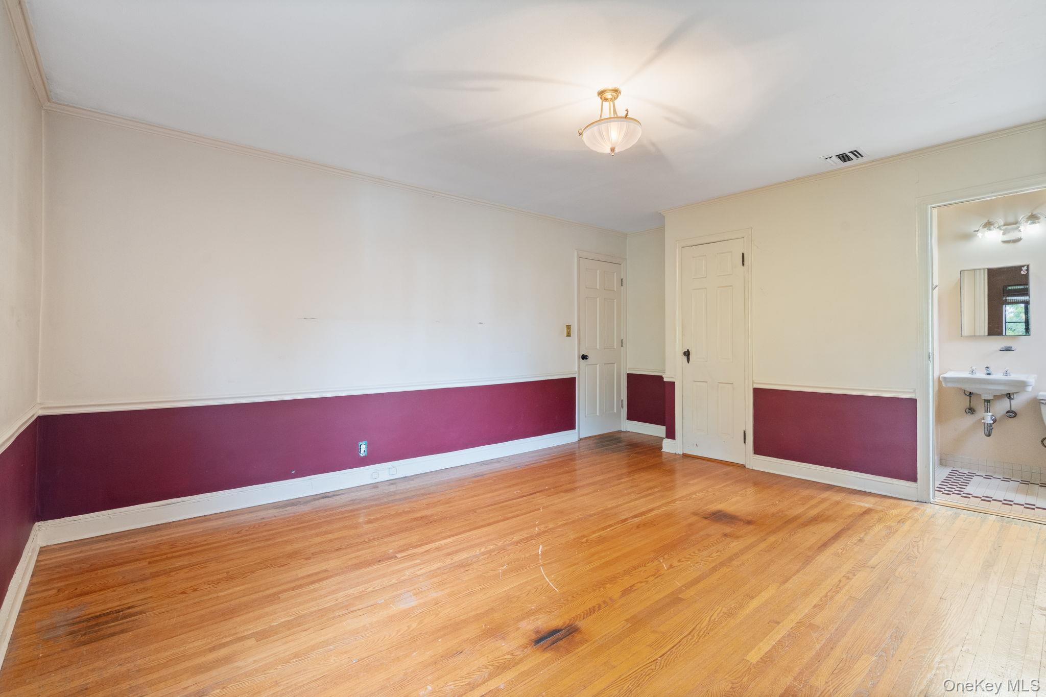 304 Kilburn Road S, Garden City, NY 11530