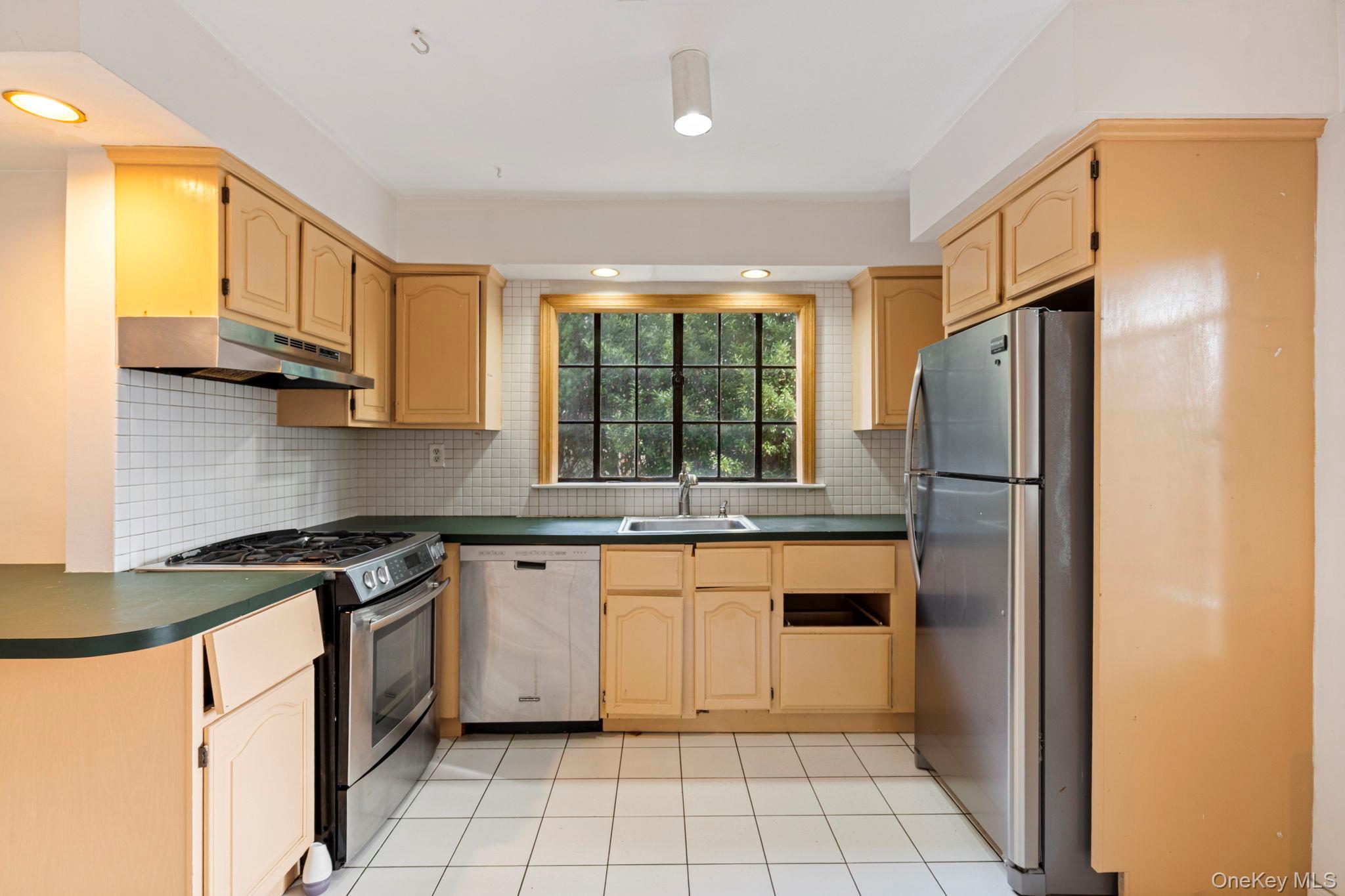 304 Kilburn Road S, Garden City, NY 11530